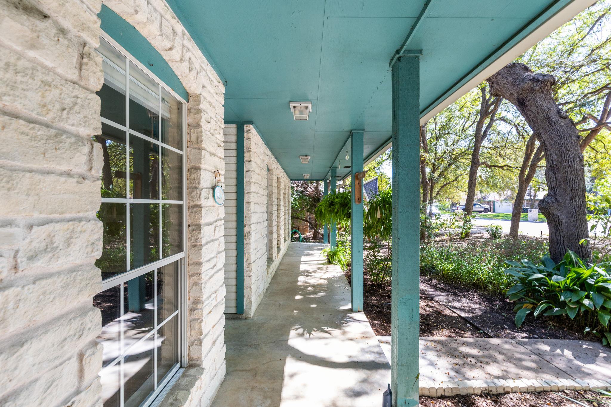 134 Canyon RD, Georgetown, TX 78628 photo 3