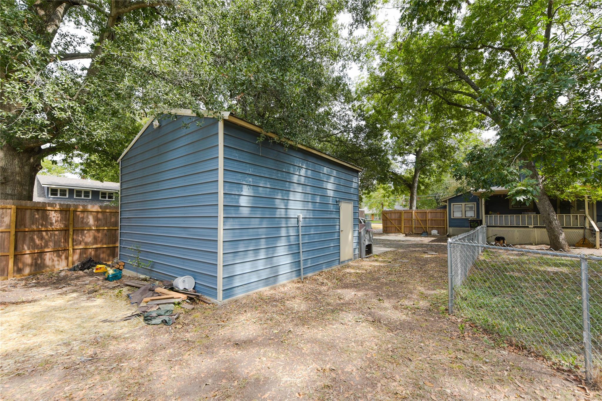 602 W Buck Street, Caldwell, TX 77836 photo 3