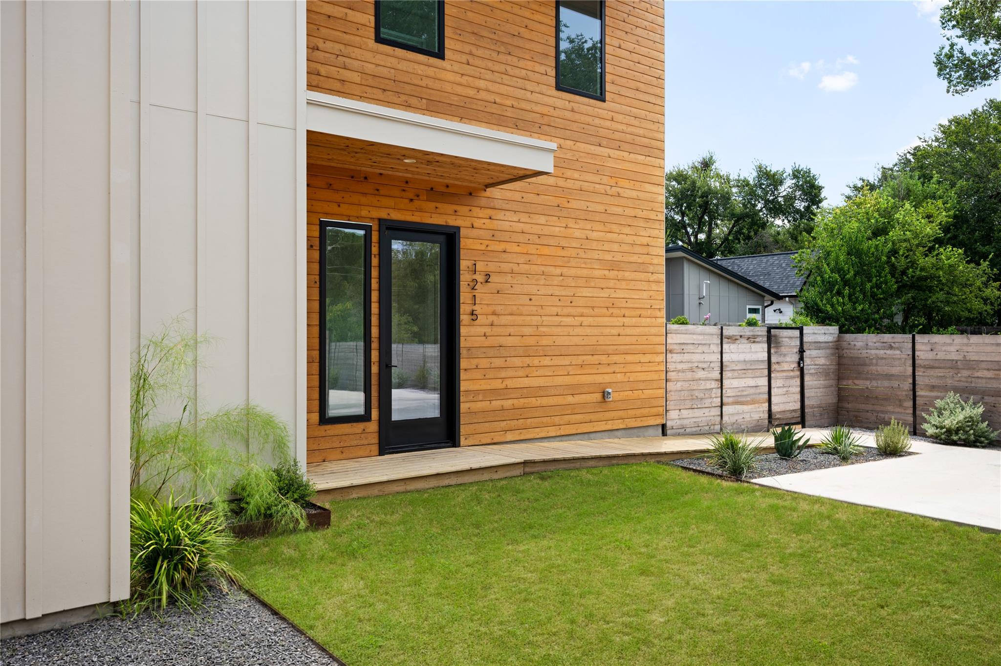 Lincoln Gardens 1