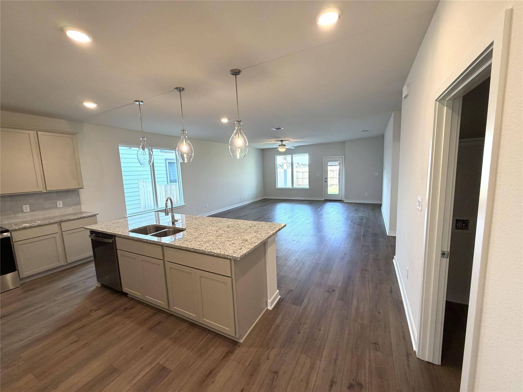 254 Gus LOOP, Jarrell, TX 78626 photo 4