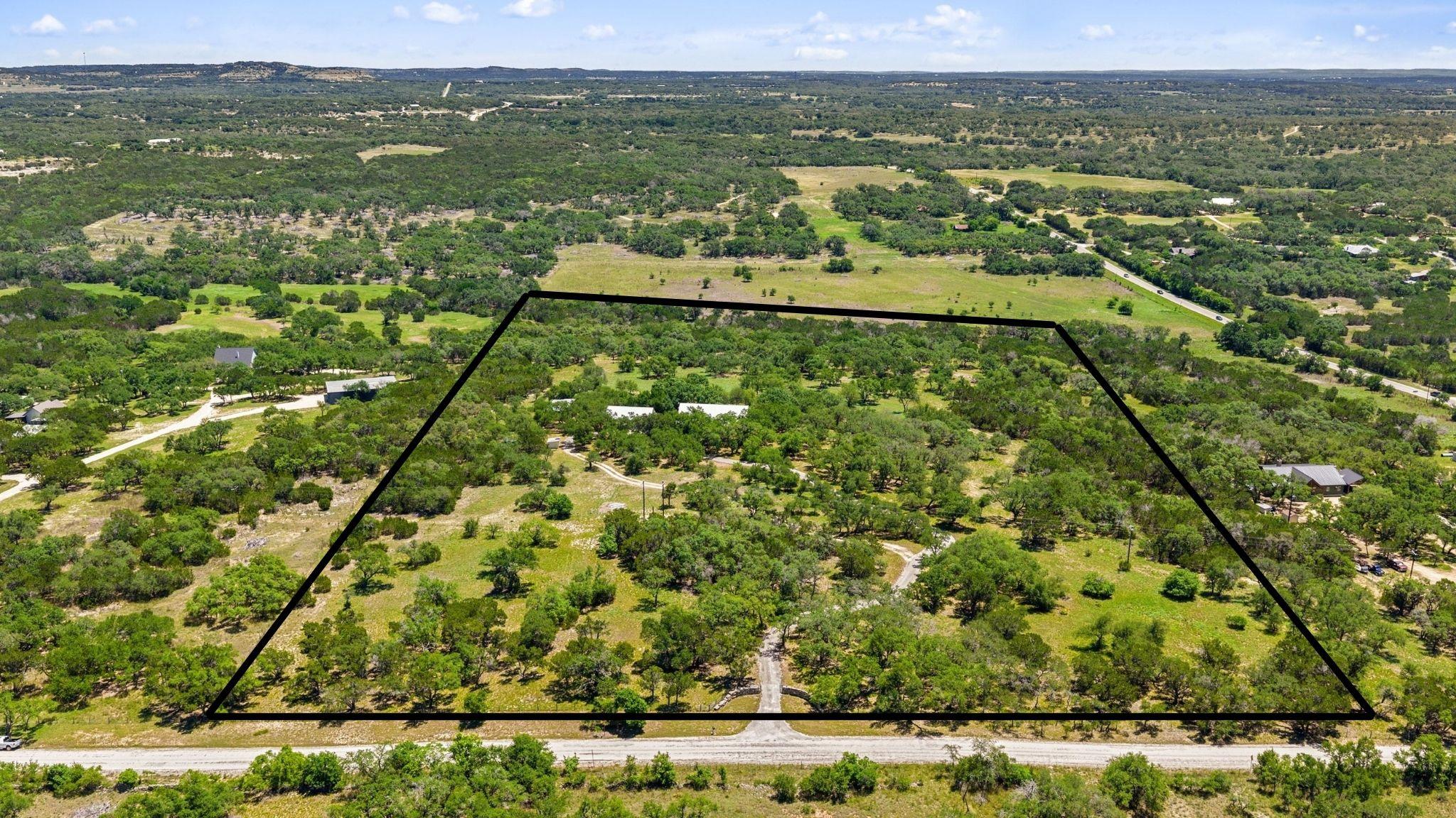 7855 Middle Creek RD, Blanco, TX 78606 photo 2
