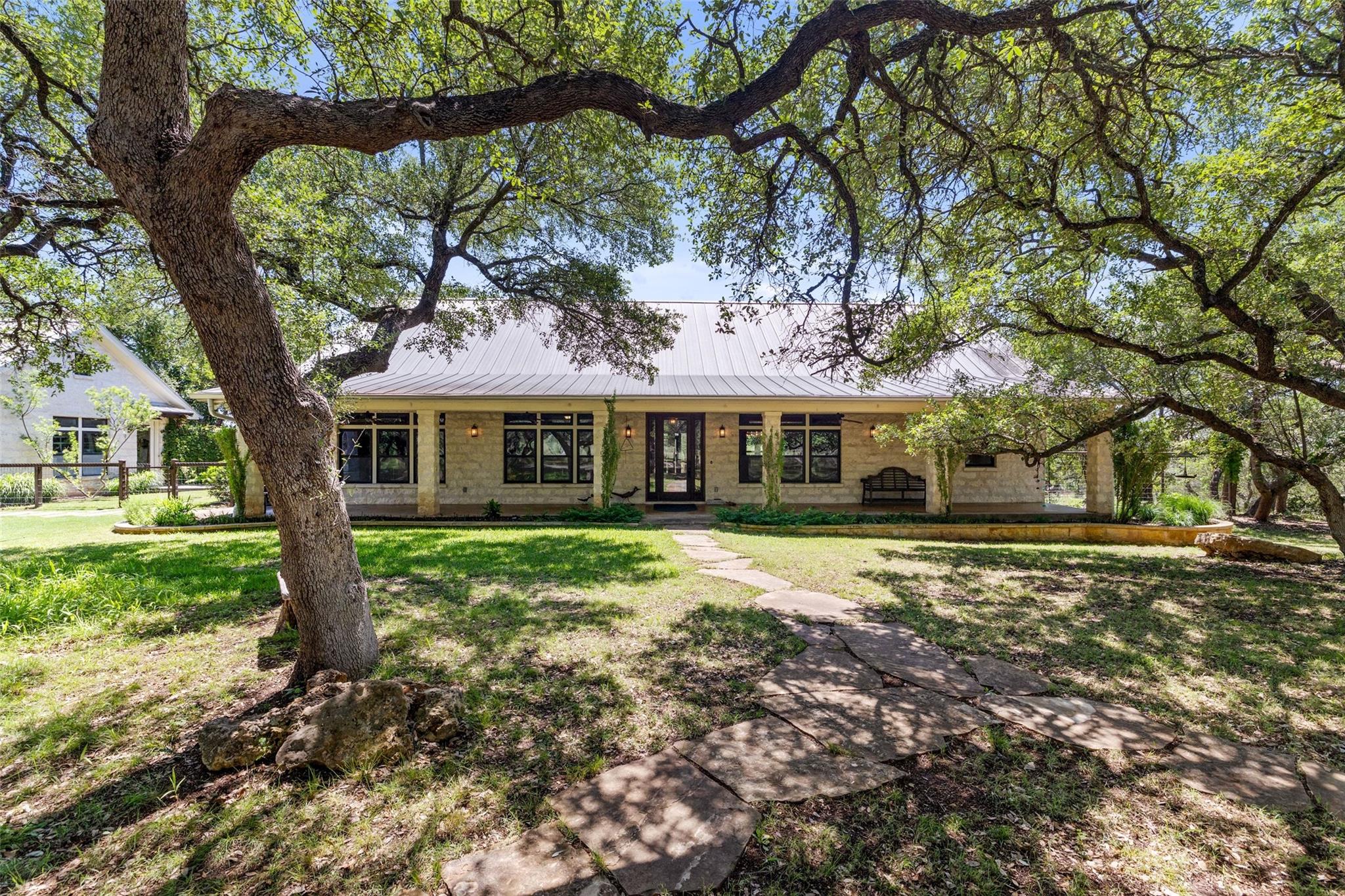 7855 Middle Creek RD, Blanco, TX 78606 photo 4