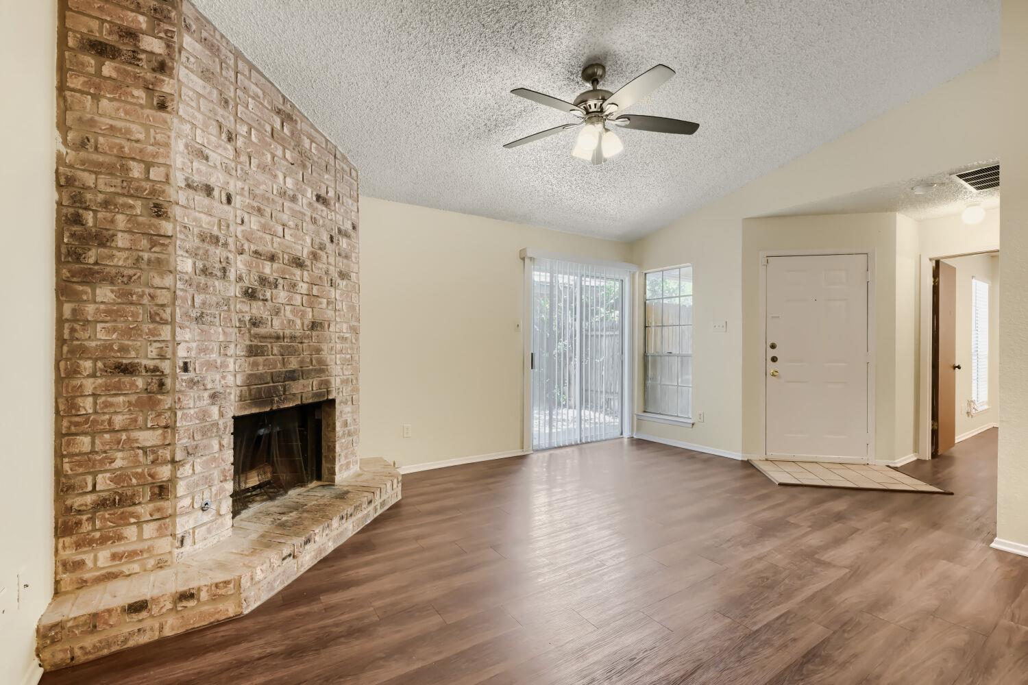 740 Simonetti DR #A, Austin, TX 78748 photo 4
