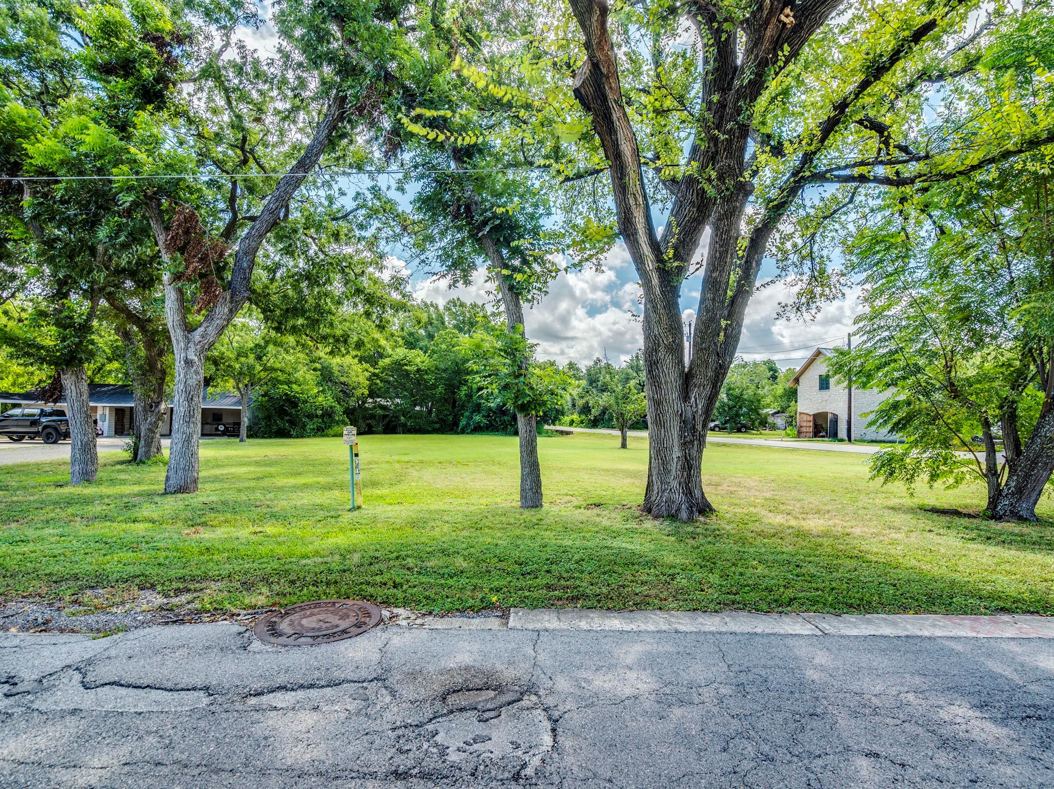 301 Railroad ST, Buda, TX 78610 photo 4