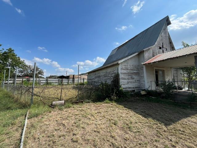 203 Cherry ST, Lometa, TX 76853 photo 5