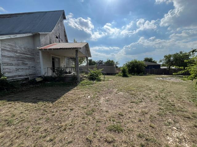 203 Cherry ST, Lometa, TX 76853 photo 4