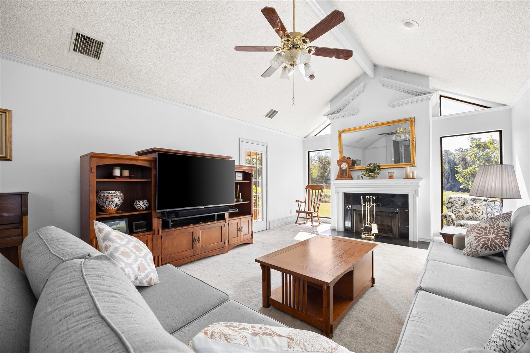 161 County Road 441, Thorndale, TX 76577 photo 4