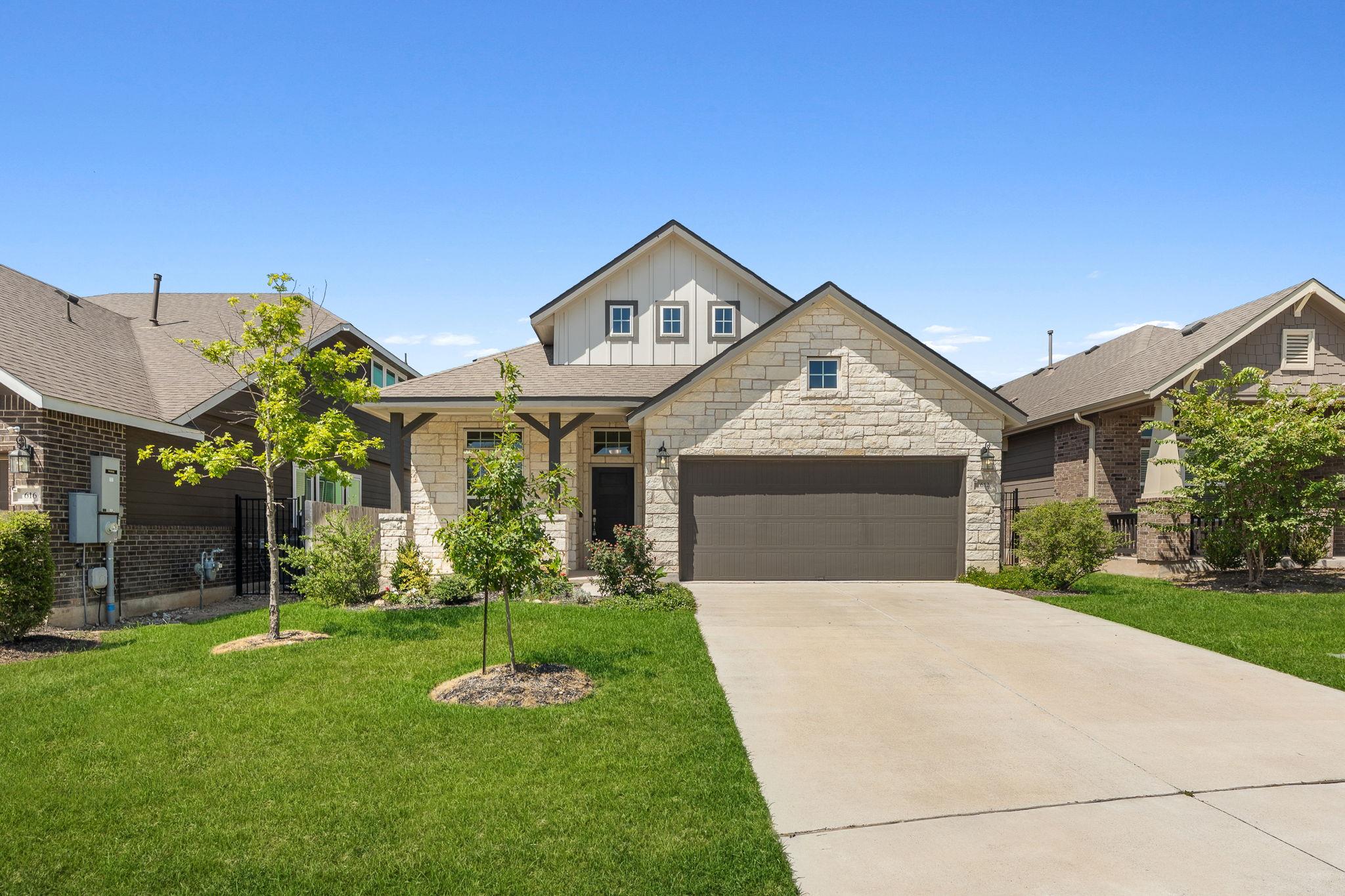 612 Saturnia DR, Georgetown, TX 78628 photo 2
