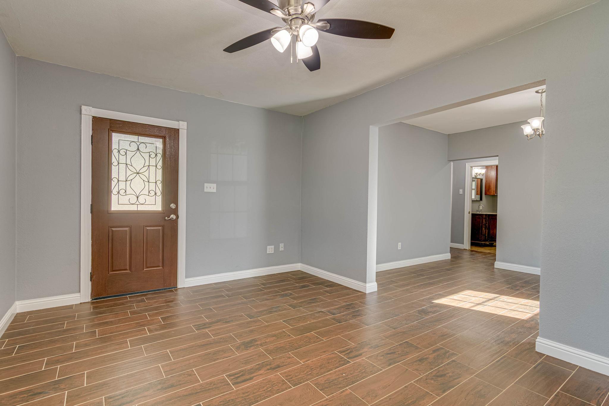 219 Davilla ST, Bartlett, TX 76511 photo 5
