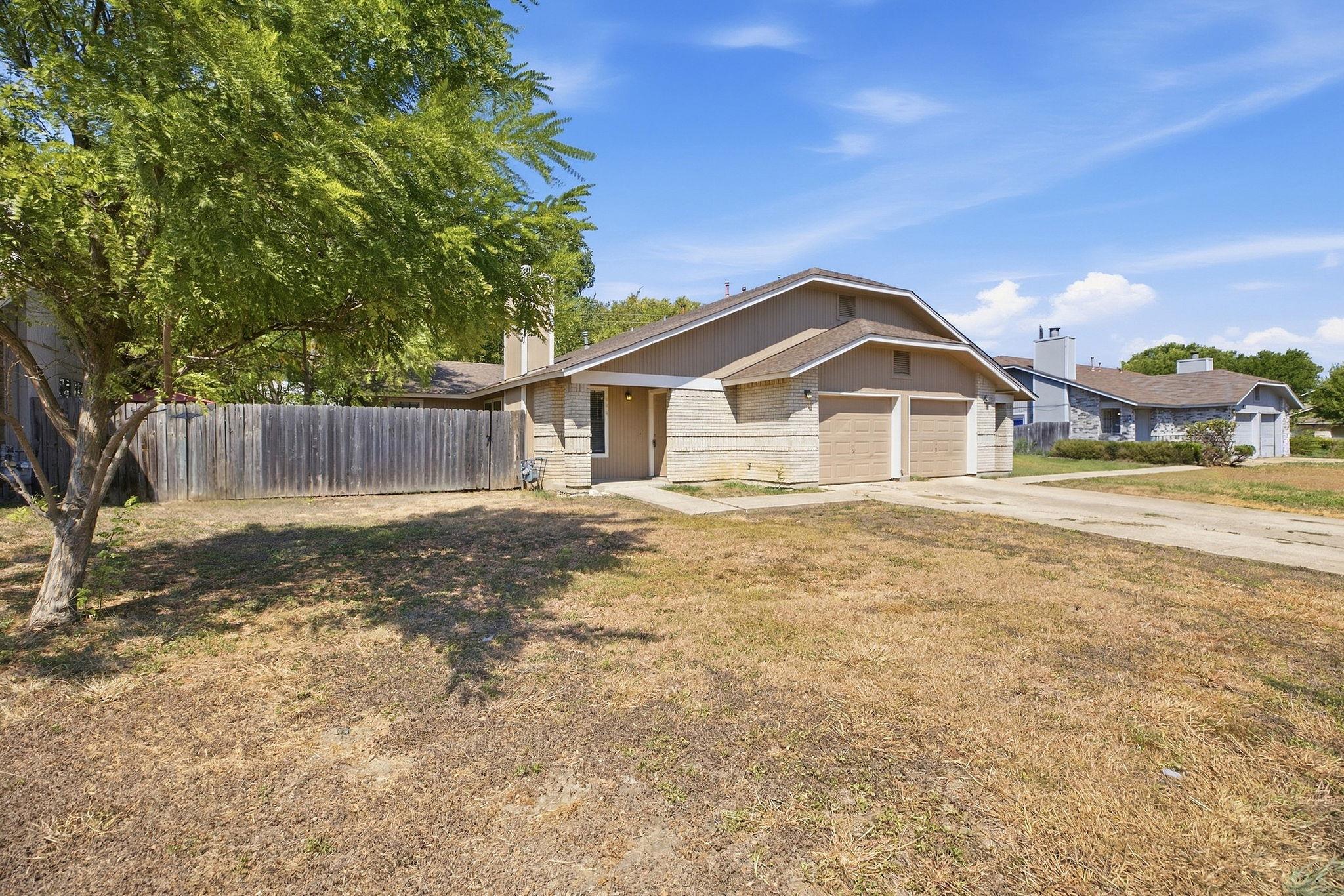 904/906 HYRIDGE ST, Round Rock, TX 78664 photo 3