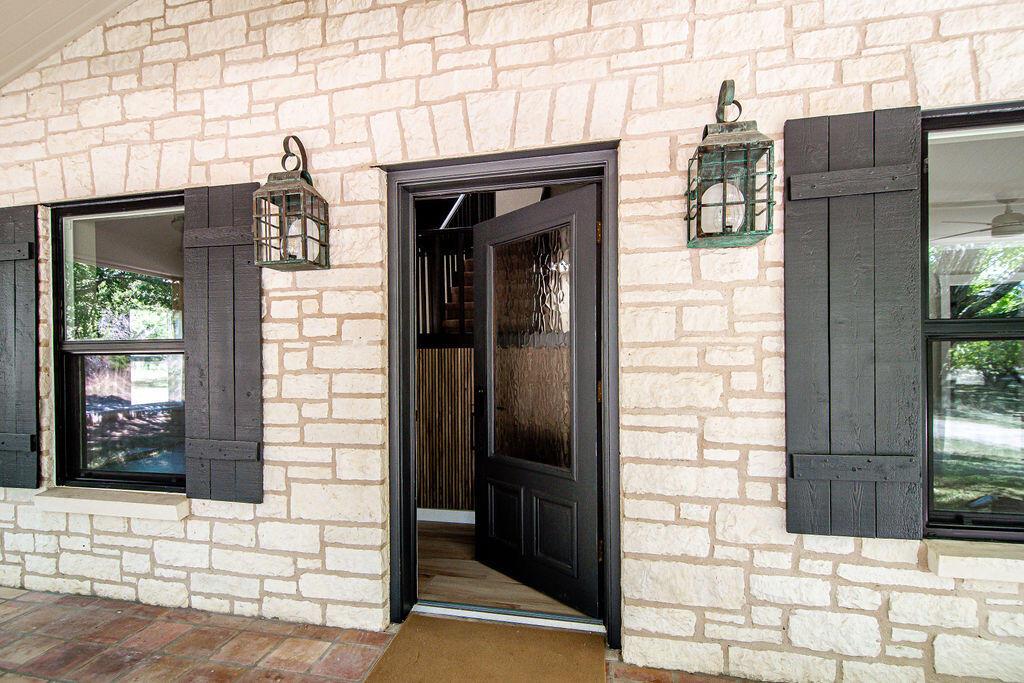 146 Hillside DR, Fredericksburg, TX 78624 photo 3