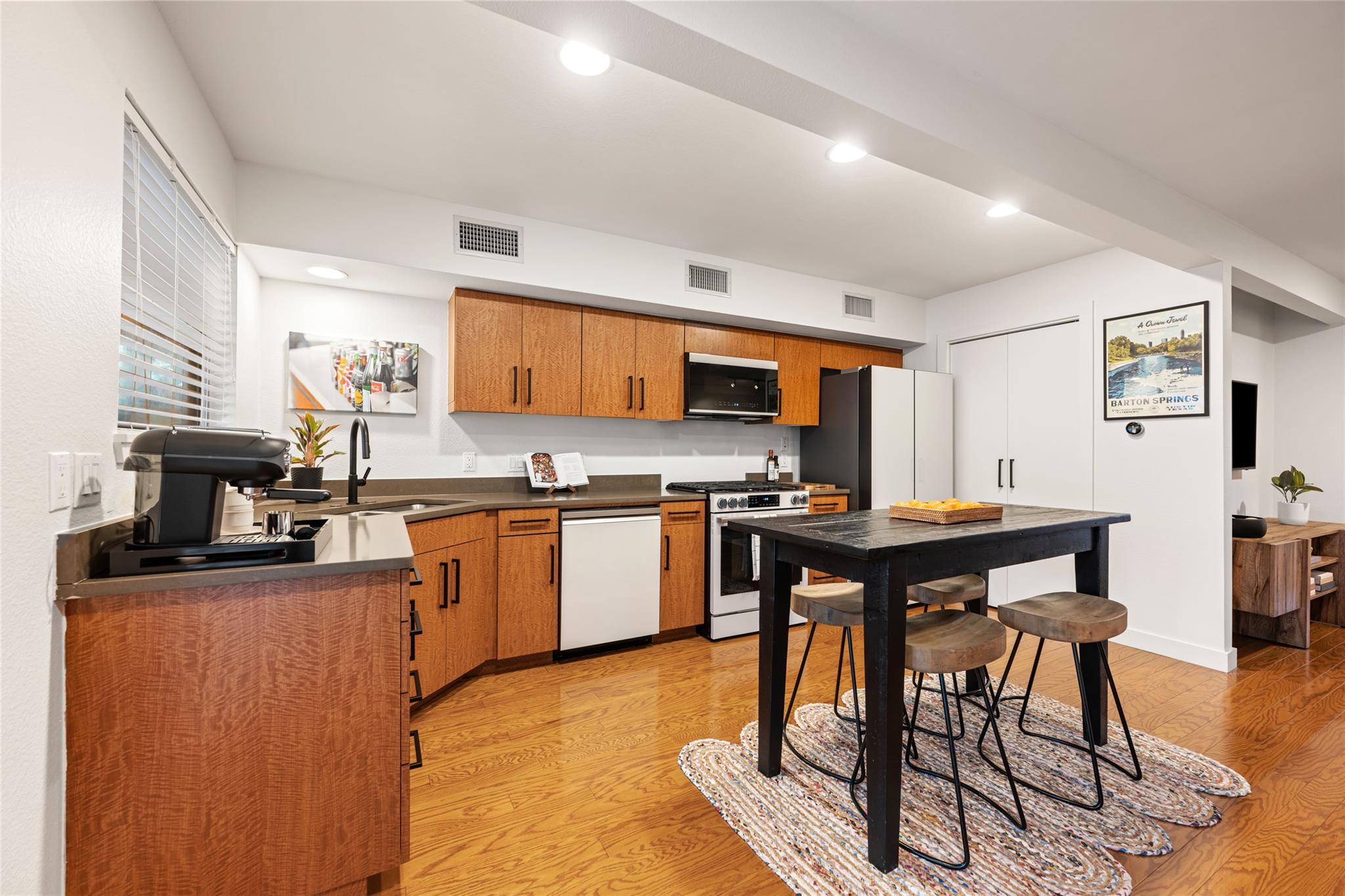 1115 10th ST #209, Austin, TX 78703 photo 3