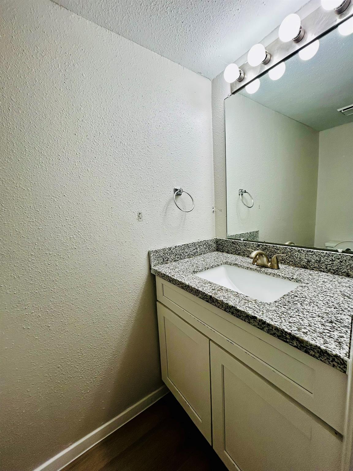 1818 River Crossing CIR #C, Austin, TX 78741 photo 5