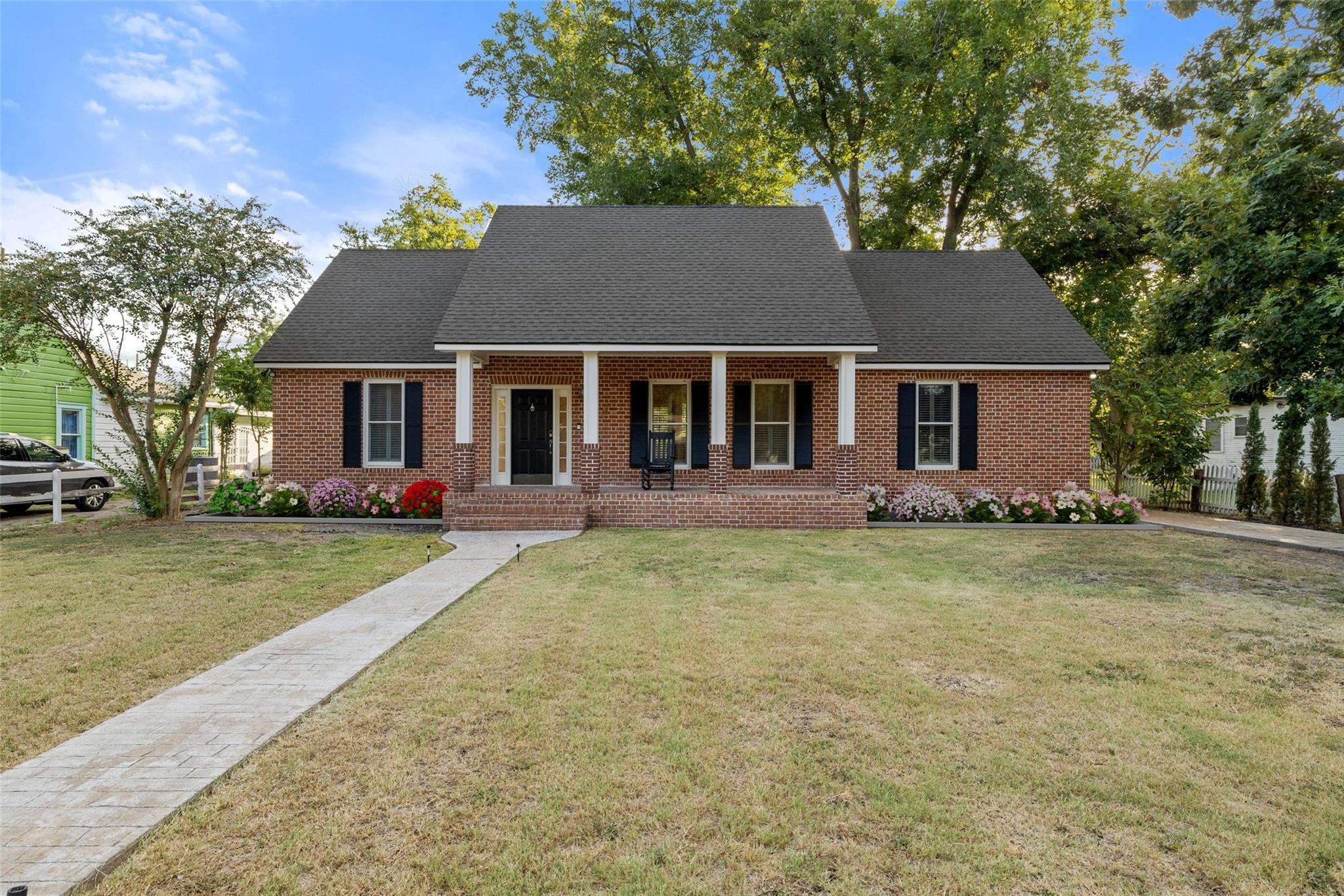 1105 Victoria ST, Taylor, TX 76574 photo 5