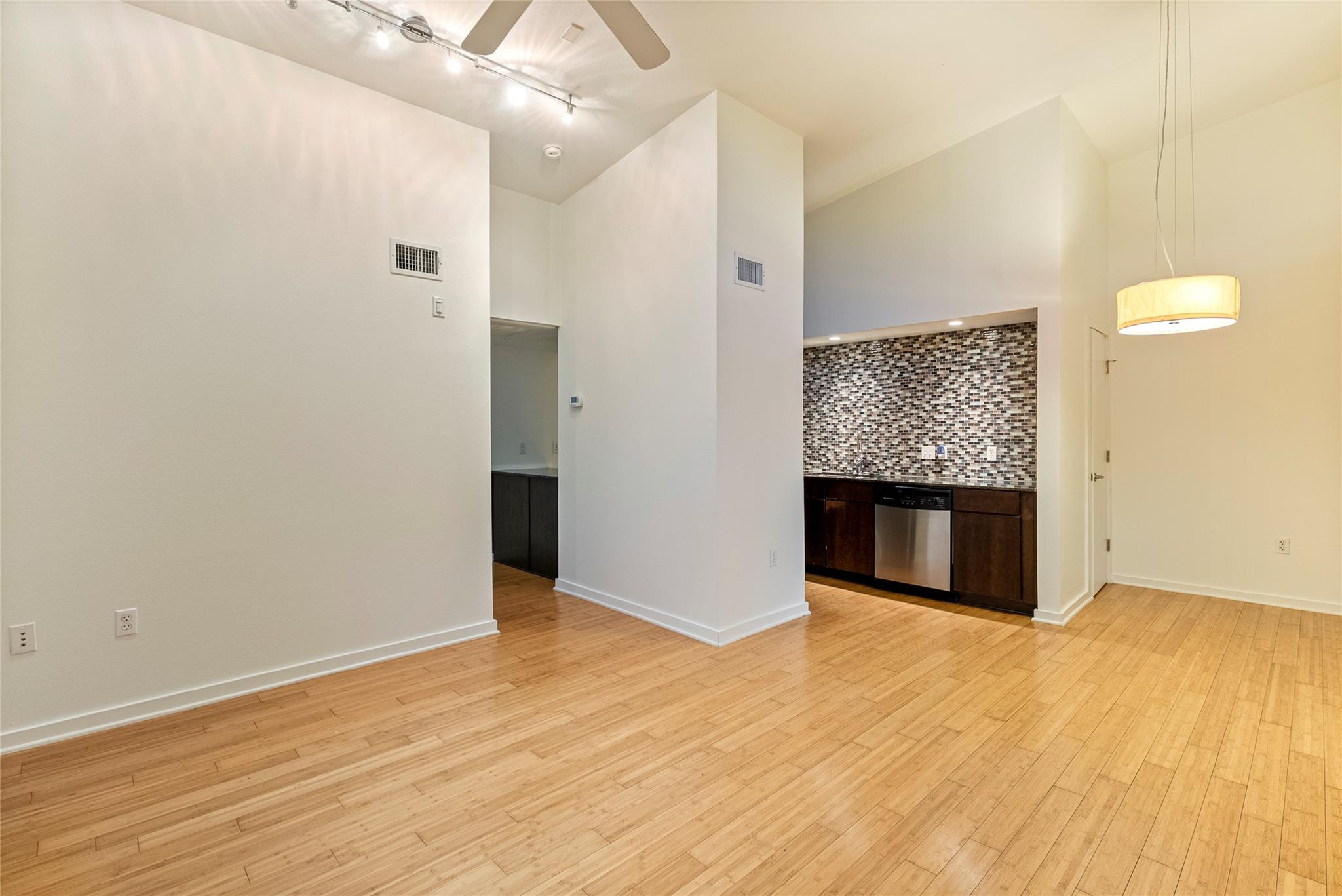 2200 Dickson DR #229, Austin, TX 78704 photo 3