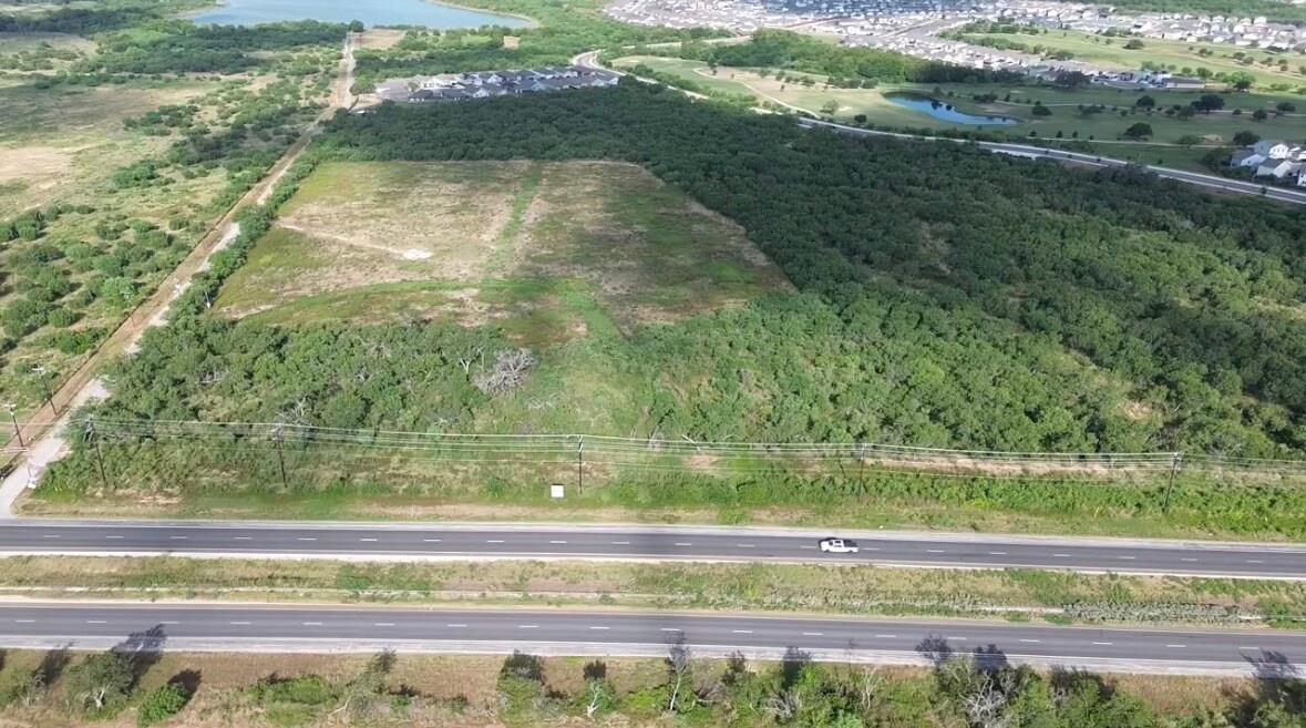 13699 US-281 Highway, San Antonio, TX 78221 photo 4