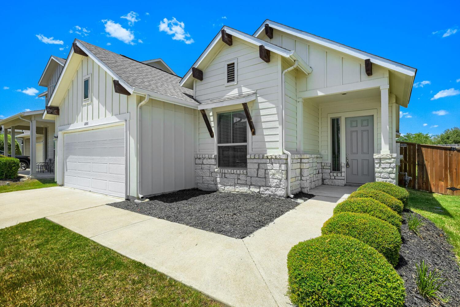6000 Gerard DR, Austin, TX 78744 photo 2