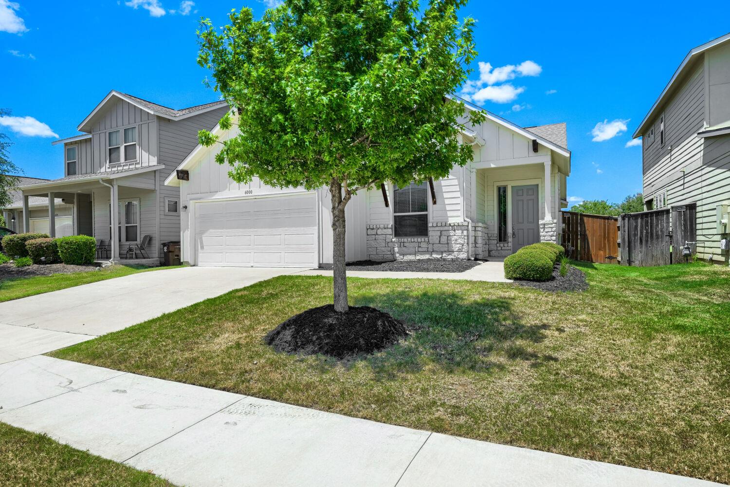 6000 Gerard DR, Austin, TX 78744 photo 3