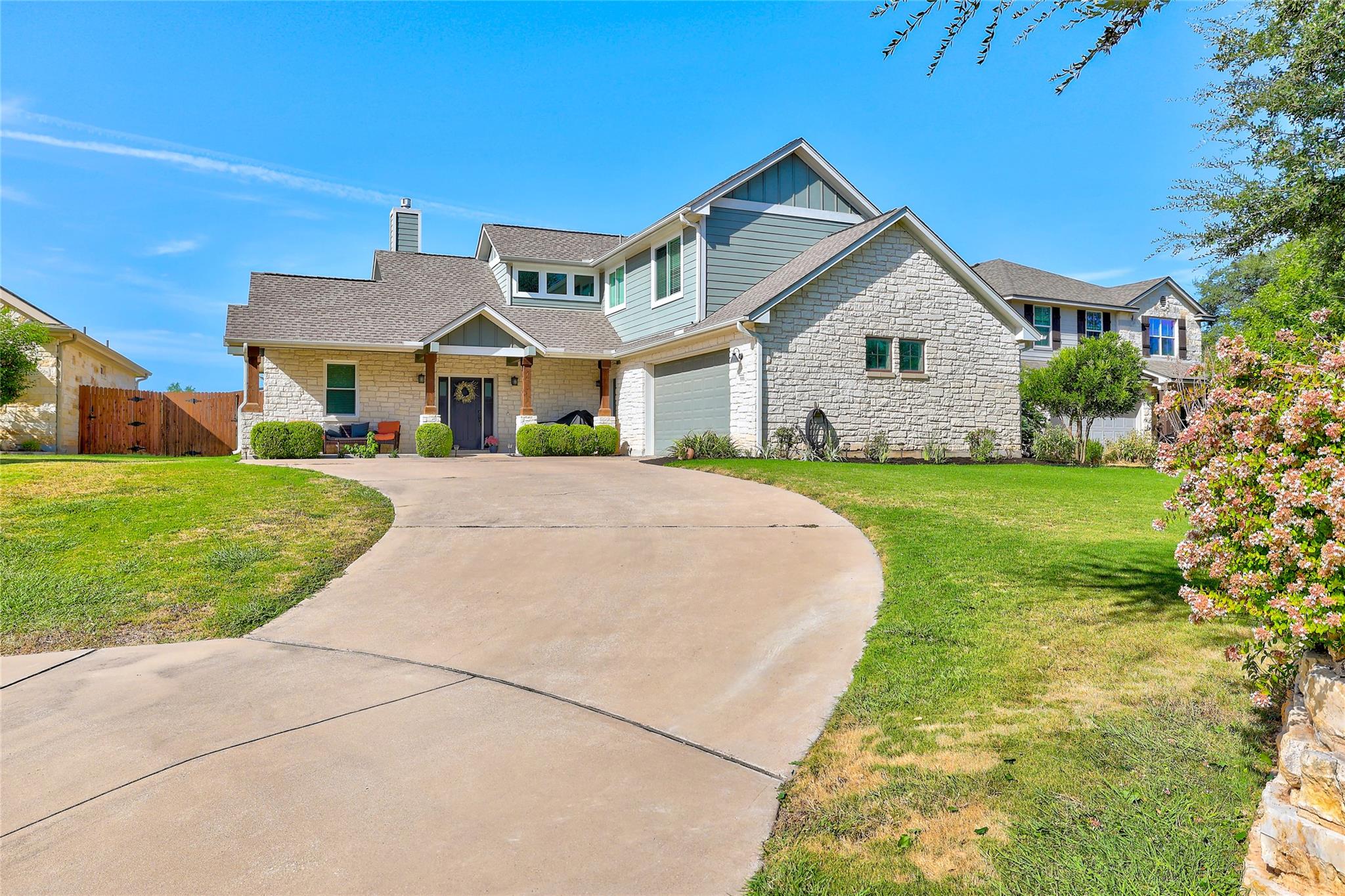 555 River Bluff CIR, Georgetown, TX 78626 photo 2