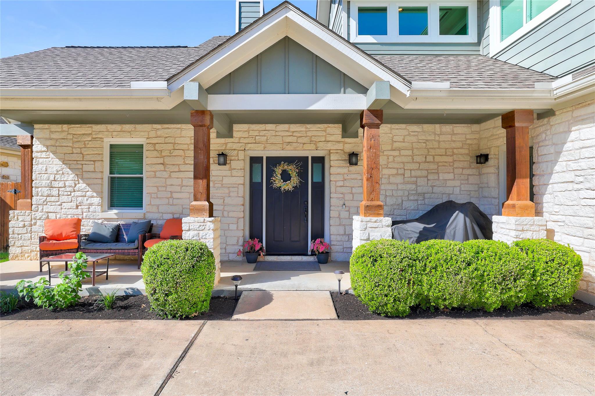 555 River Bluff CIR, Georgetown, TX 78626 photo 4