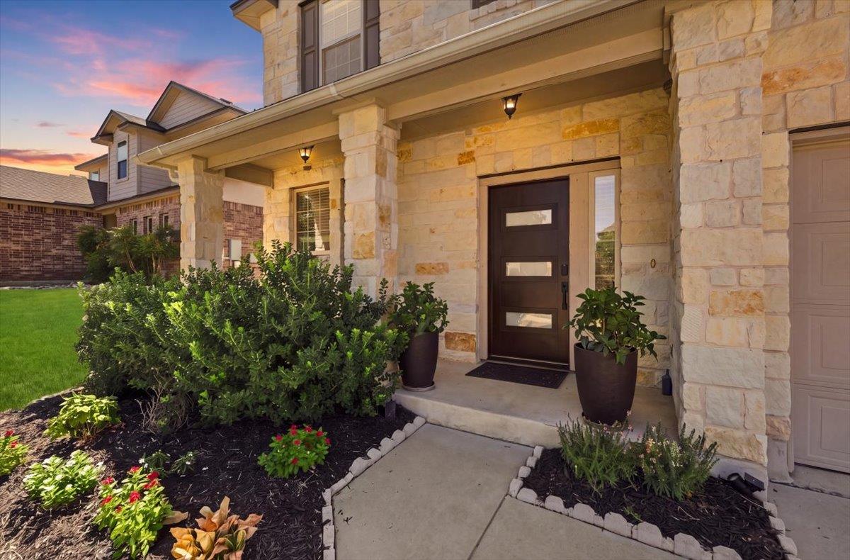 412 Alsatian LN, Leander, TX 78641 photo 2