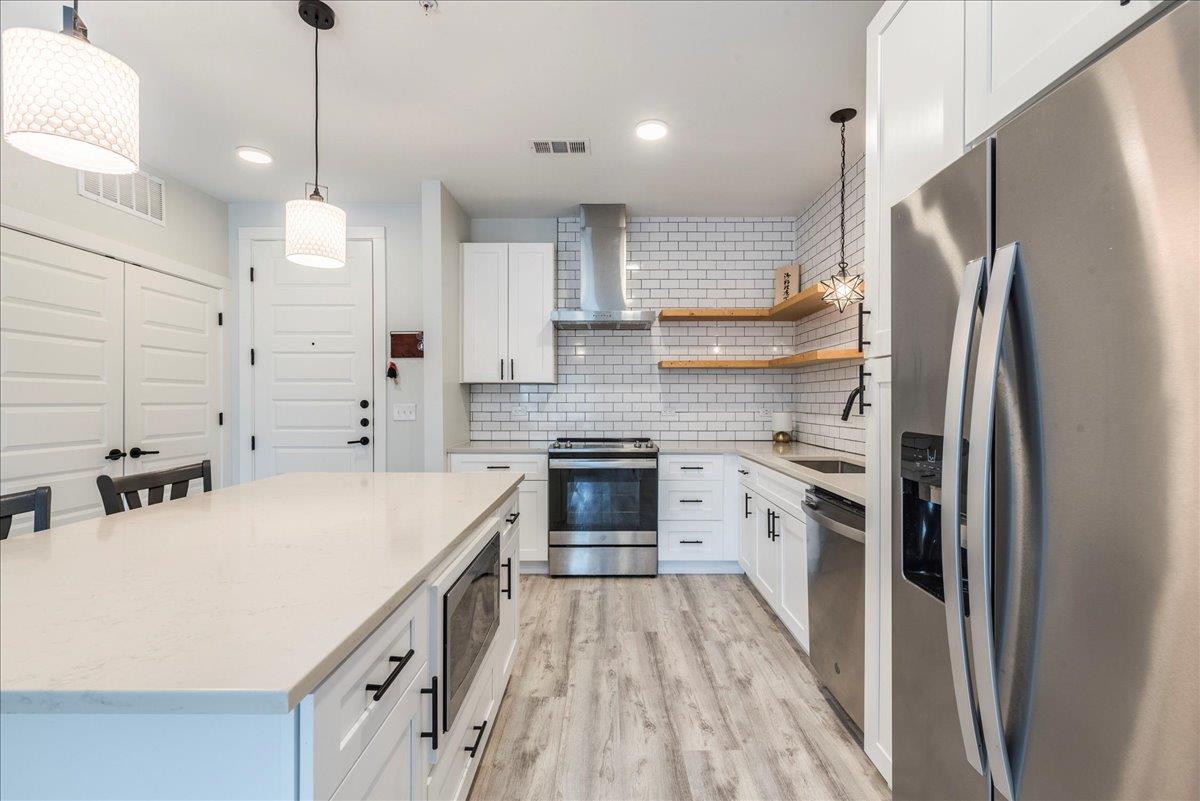 Hom Condos