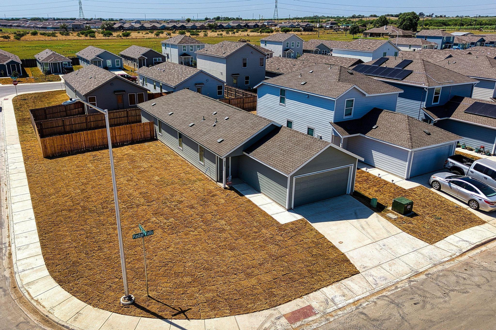 245 Pastar FLS, Seguin, TX 78155 photo 4
