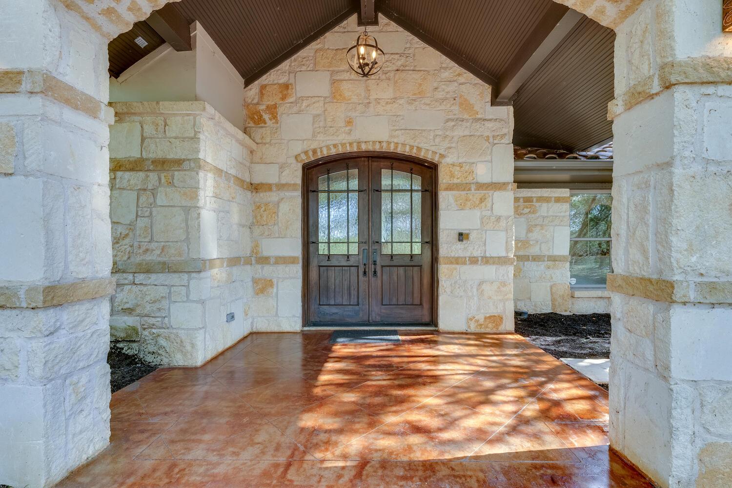 813 Moonlight Bay DR, Spicewood, TX 78669 photo 3