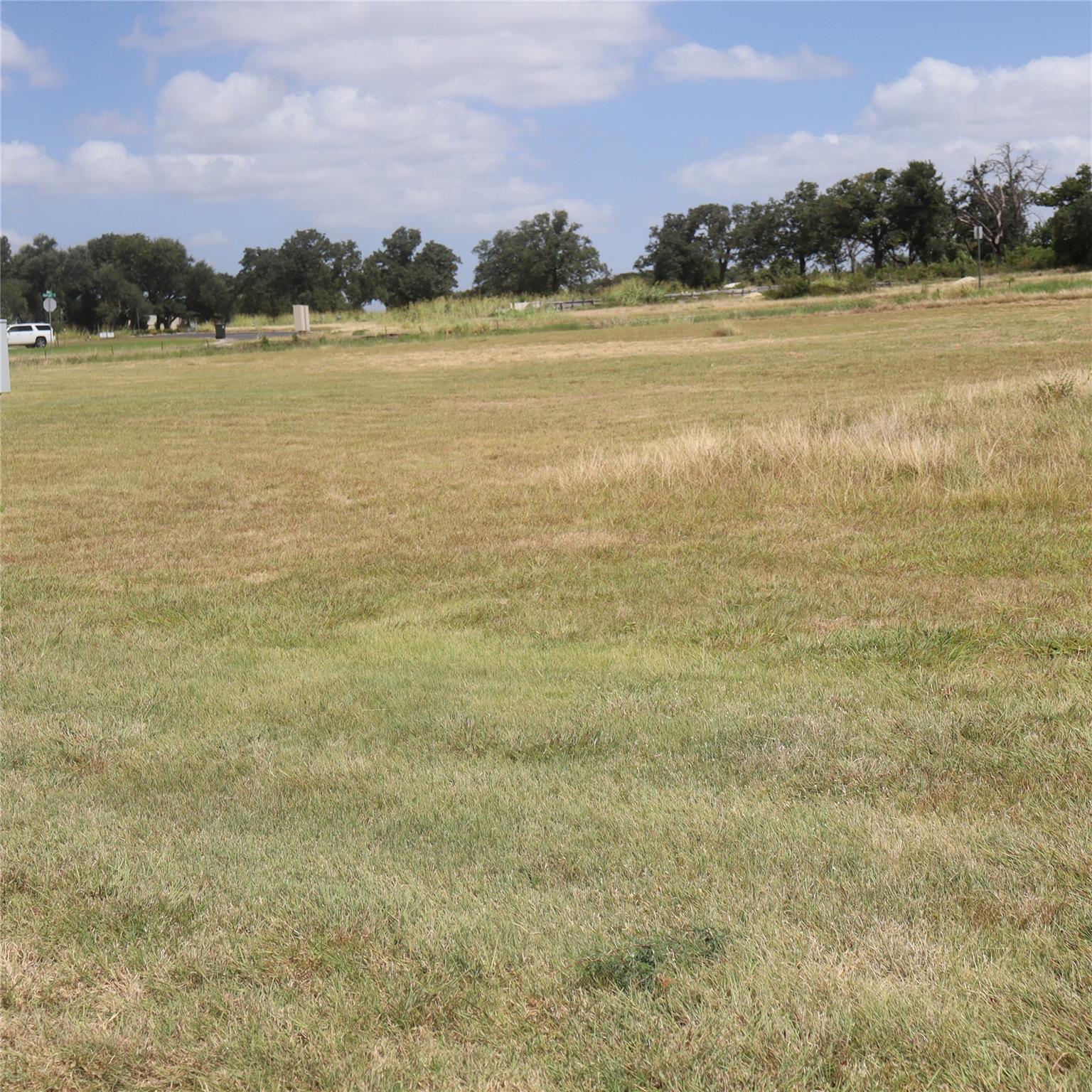 600 Rawhide LN, Florence, TX 76527 photo 3