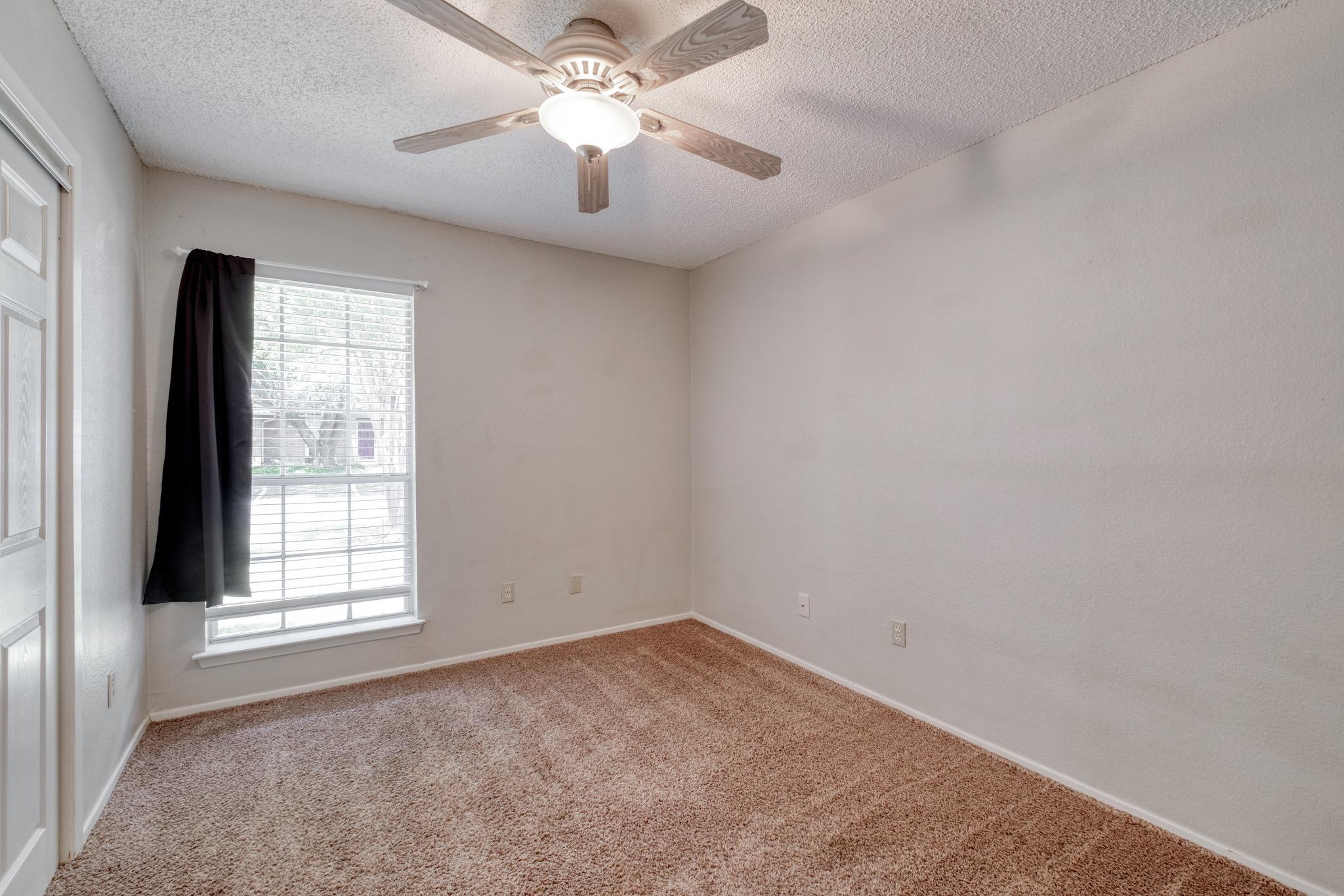 1015 Yager LN #35, Austin, TX 78753 photo 5