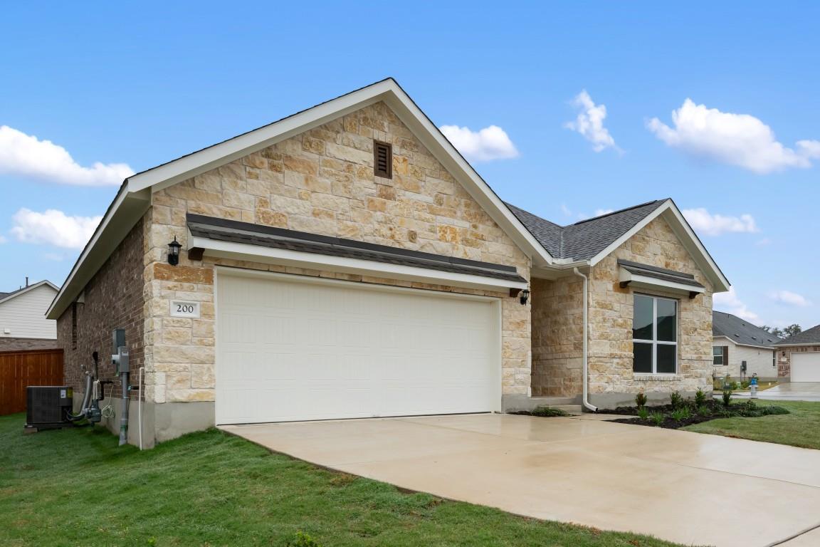 313 Possumhaw LN, San Marcos, TX 78666 photo 2