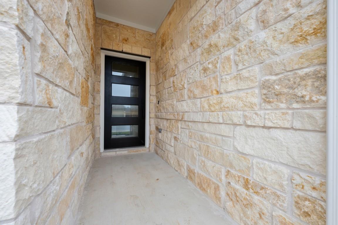 313 Possumhaw LN, San Marcos, TX 78666 photo 3
