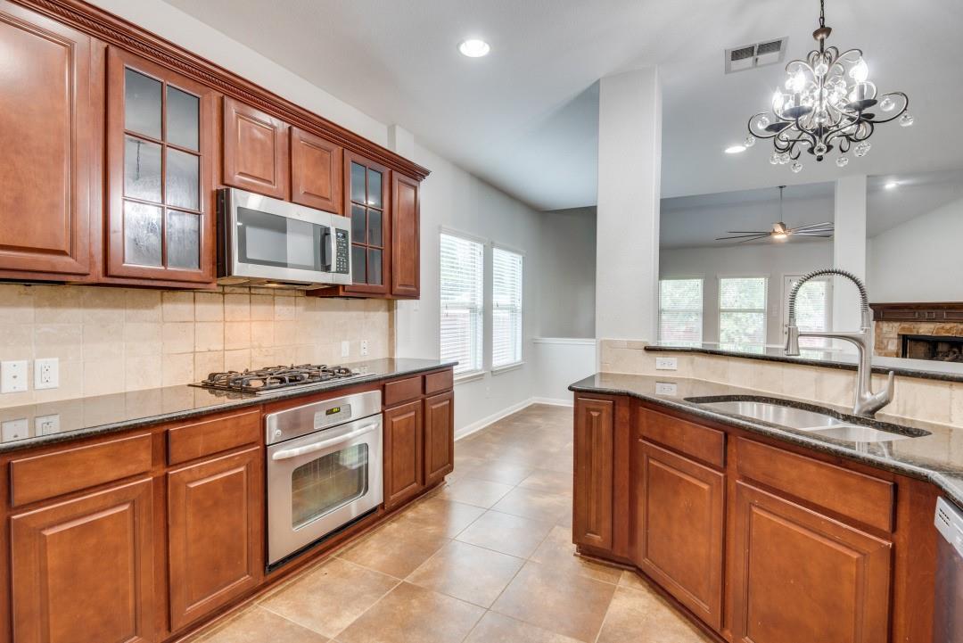 628 Bottle Brush DR, Kyle, TX 78640 photo 3