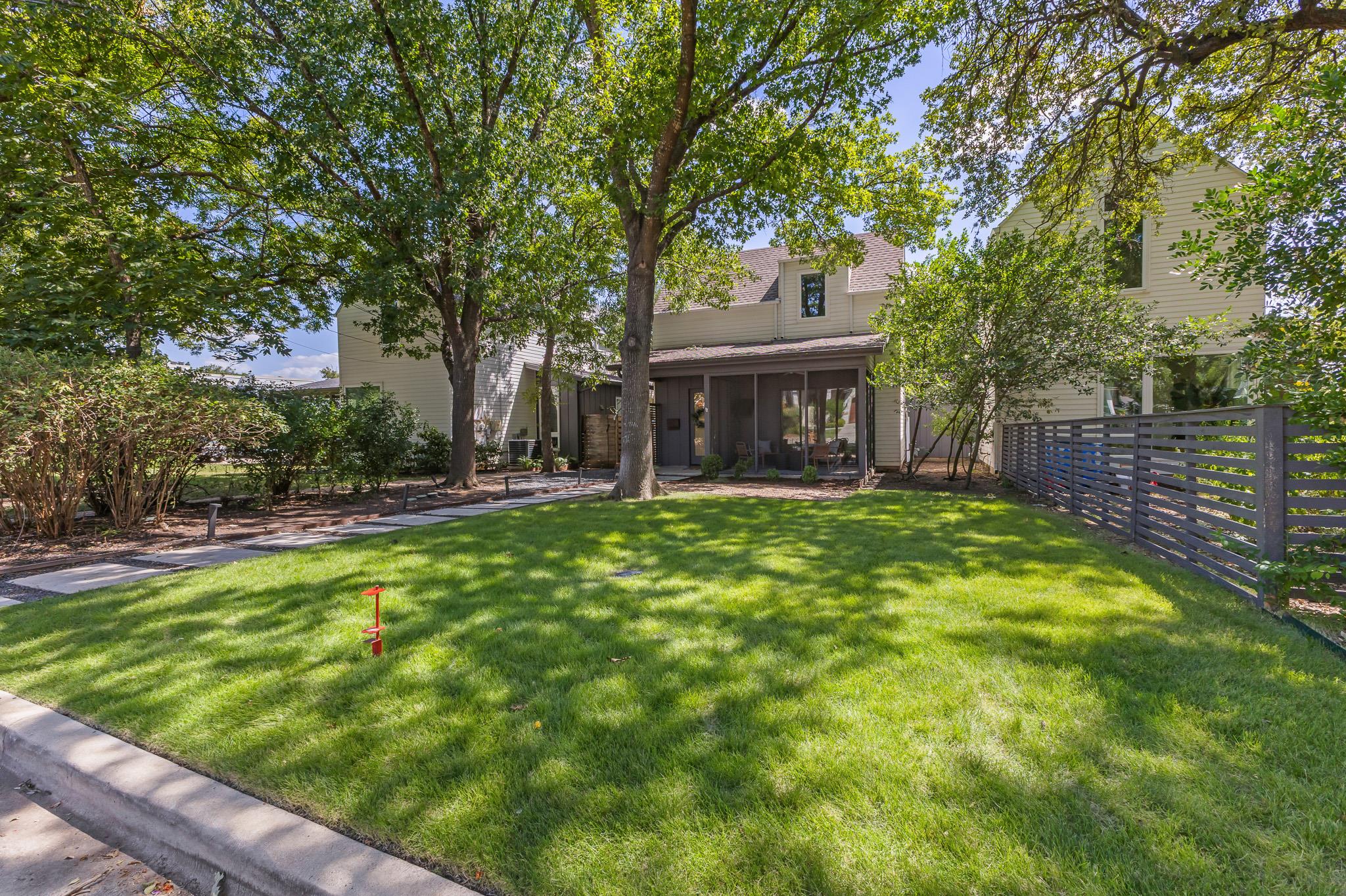 1603 39th 1/2 ST #A, Austin, TX 78756 photo 2