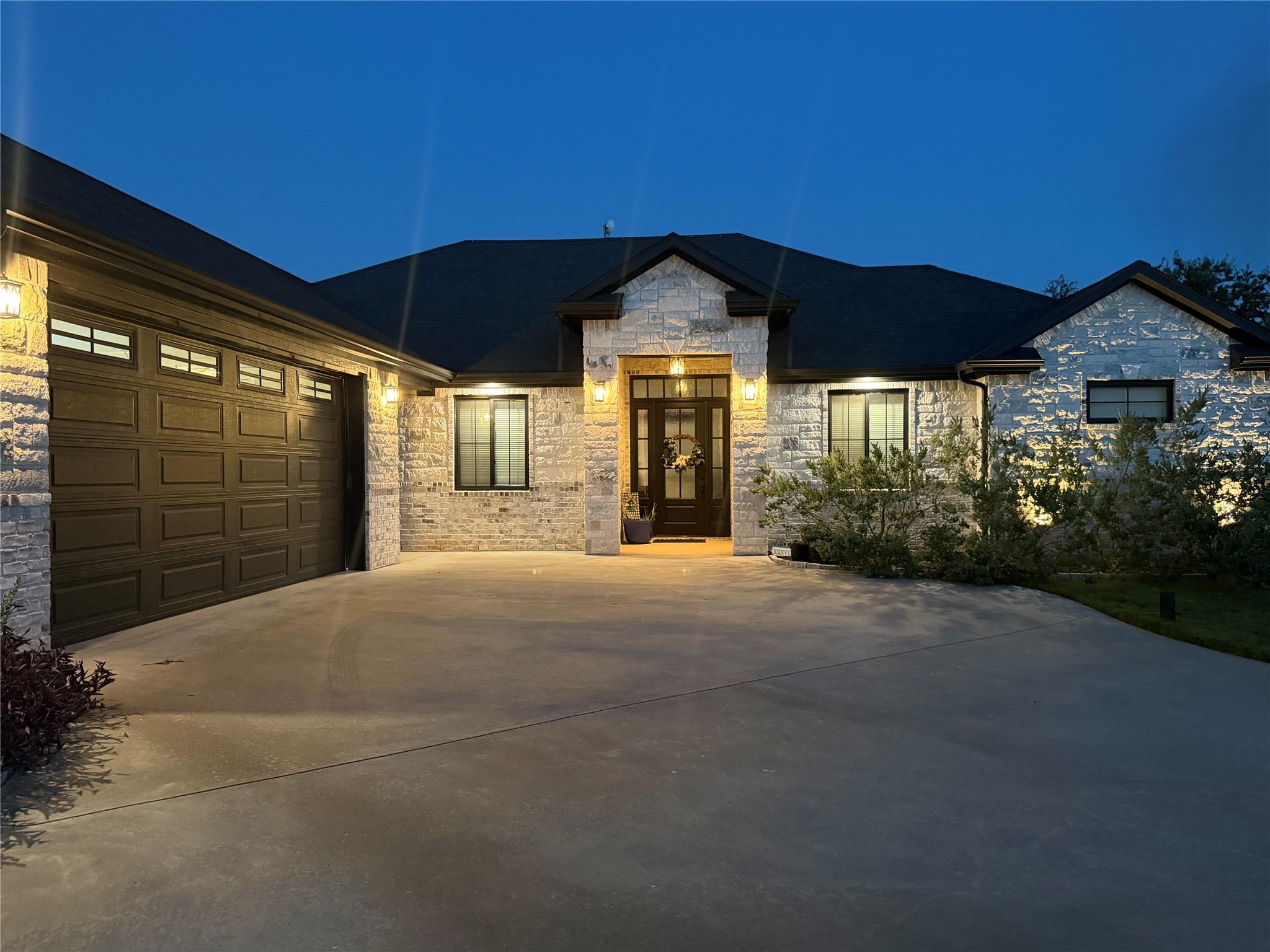 27125 Whispering Meadow DR, Whitney, TX 76692 photo 2