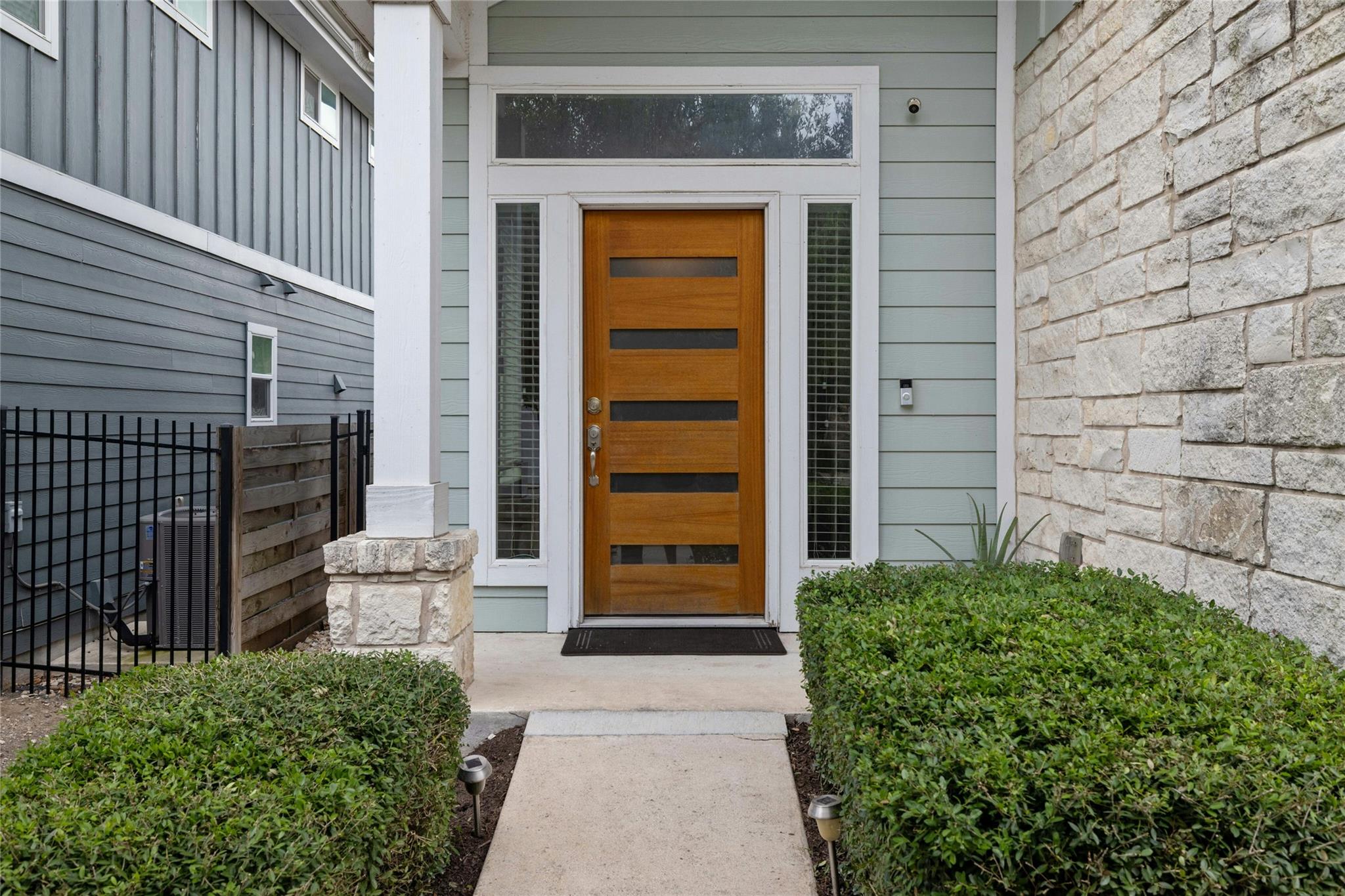 2313 Capulet ST, Austin, TX 78741 photo 3