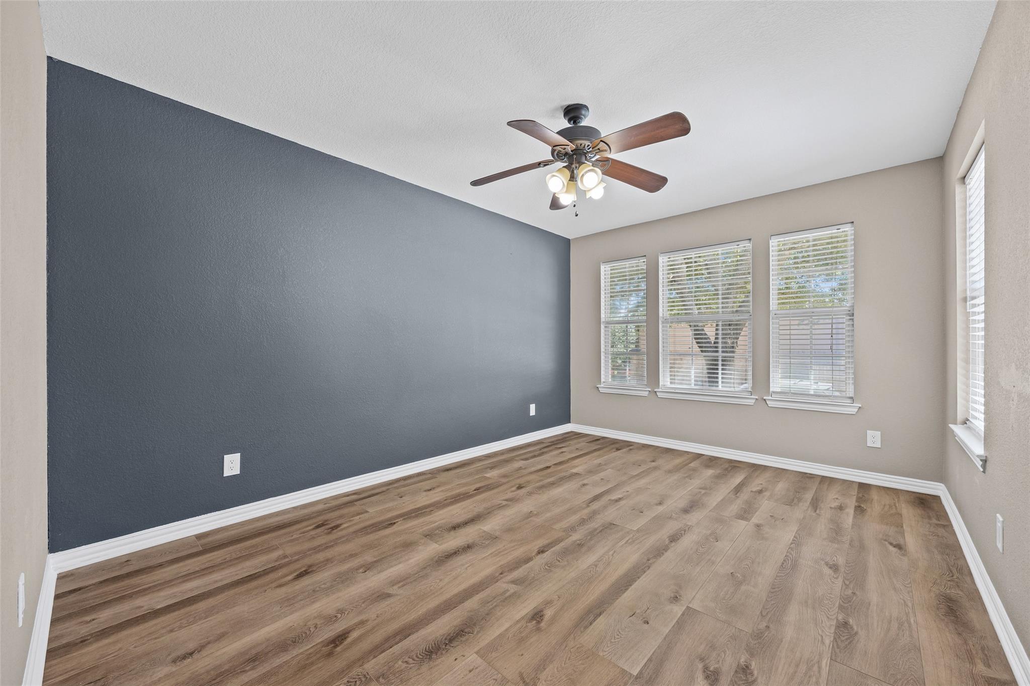 229 Wicker Park WAY, Buda, TX 78610 photo 3