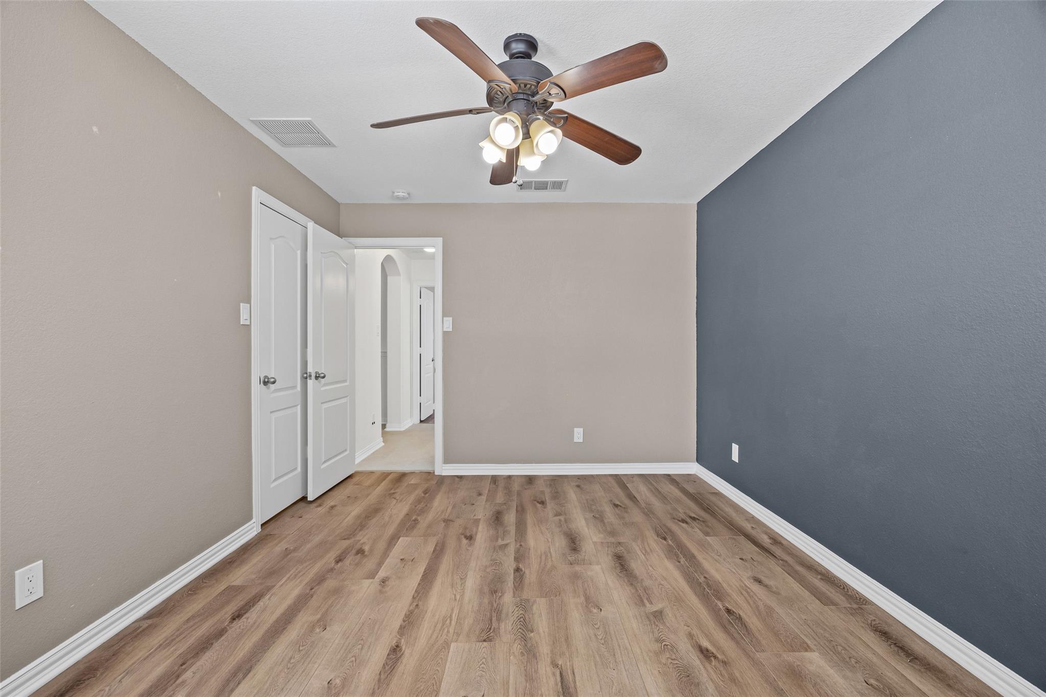 229 Wicker Park WAY, Buda, TX 78610 photo 4