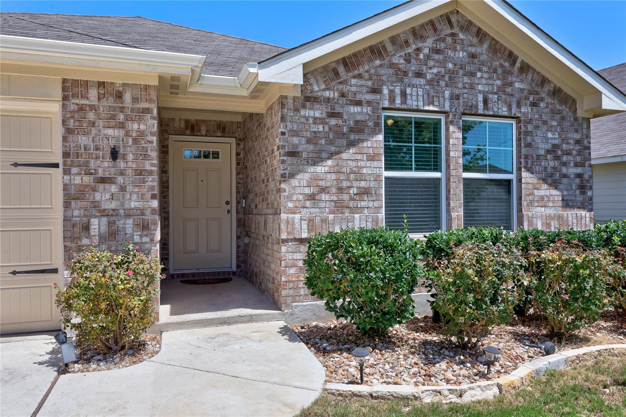 413 Windy Reed RD, Hutto, TX 78634 photo 2