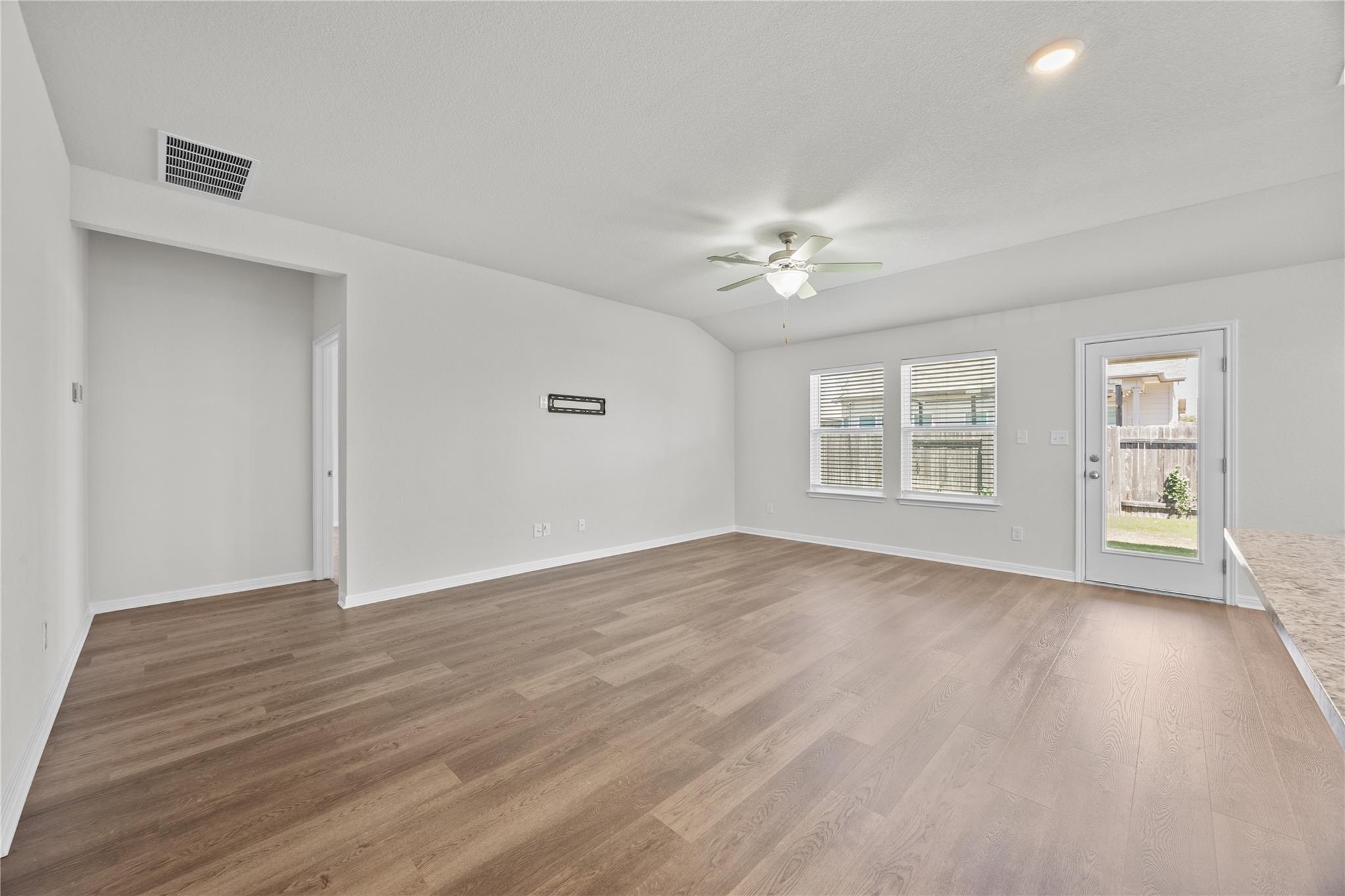 413 Windy Reed RD, Hutto, TX 78634 photo 4