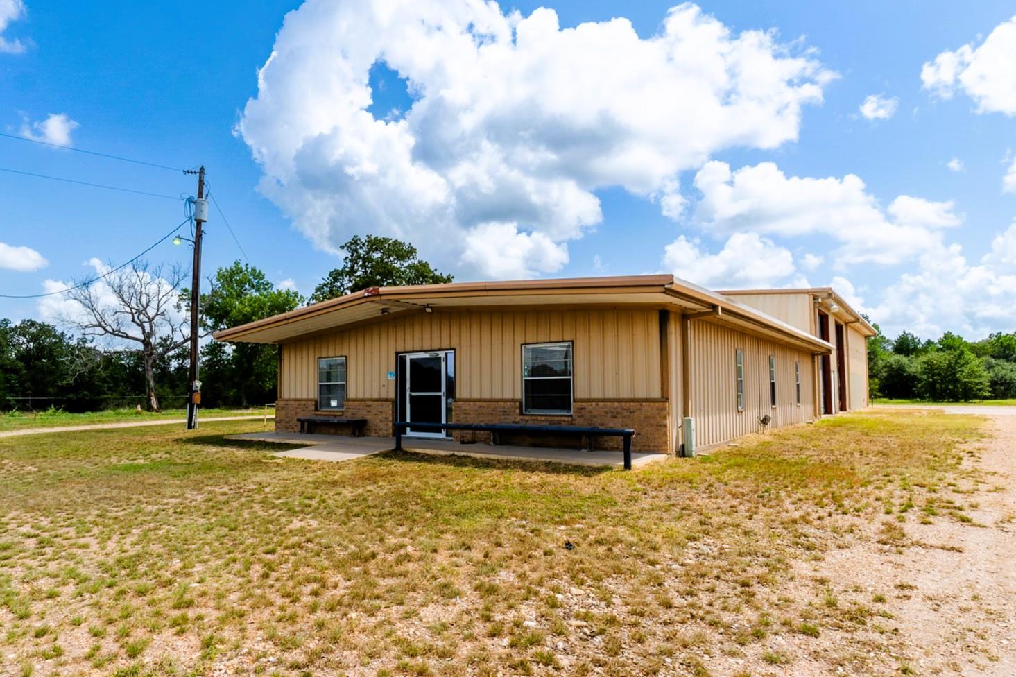 5600 US HWY 77, La Grange, TX 78945 photo 2