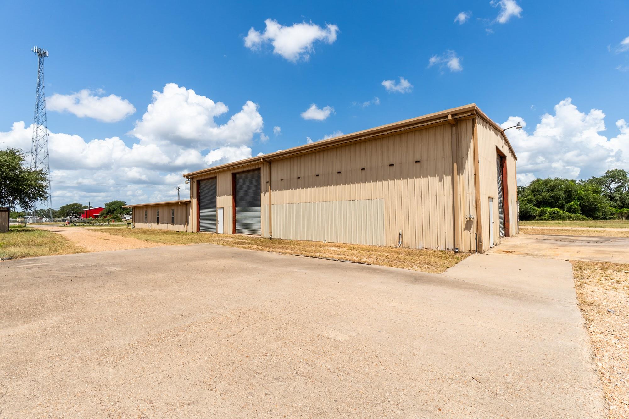 5600 US HWY 77, La Grange, TX 78945 photo 3