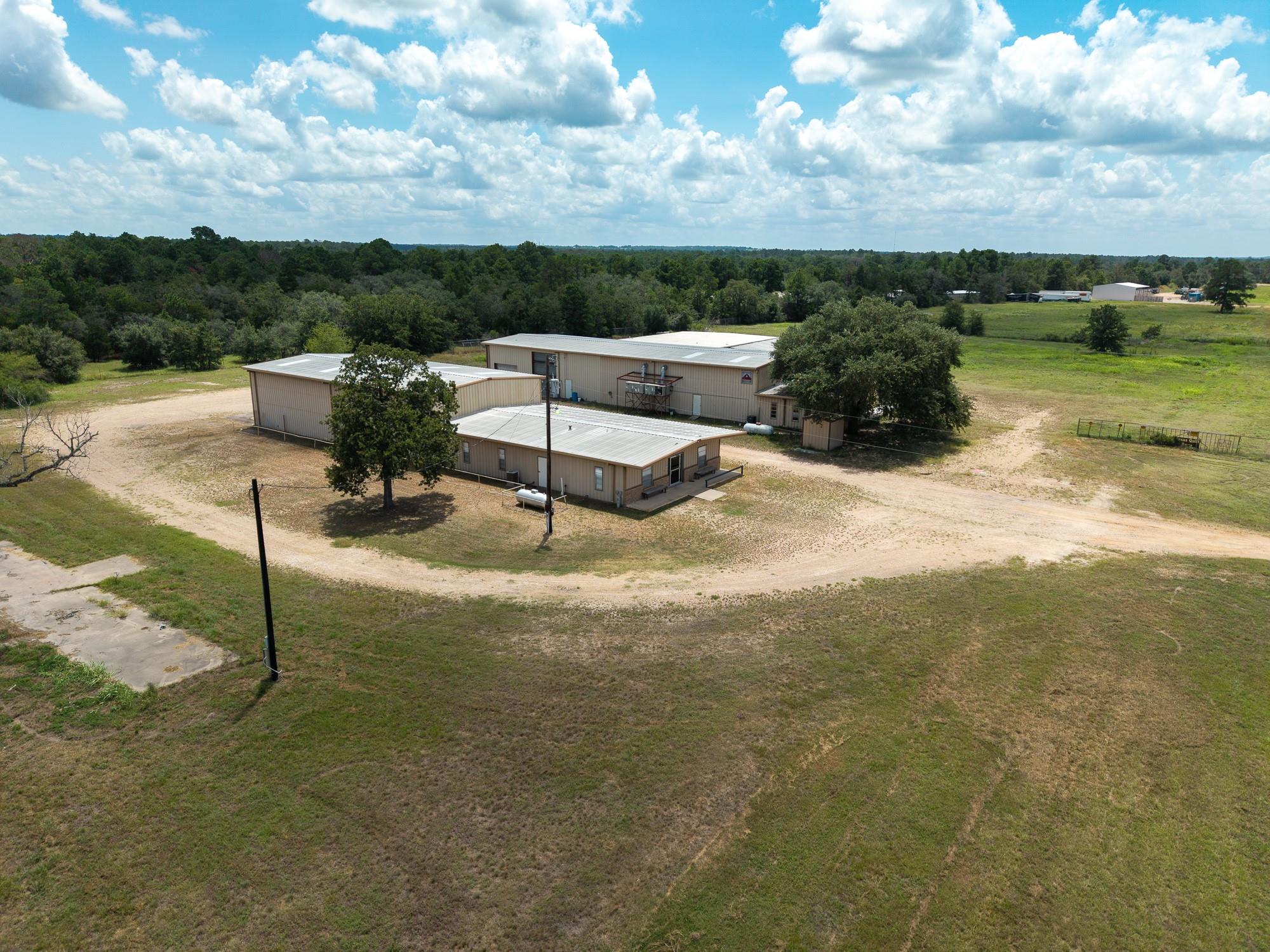 5600 US HWY 77, La Grange, TX 78945 photo 4