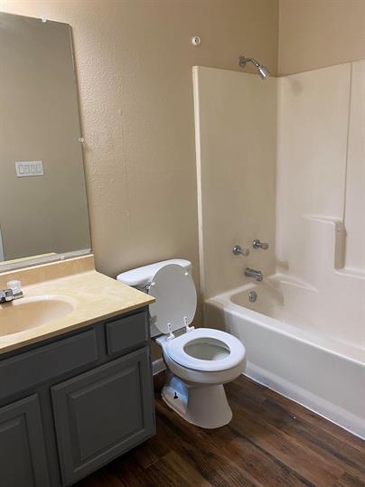 139 Elm DR #208, Lockhart, TX 78644 photo 4