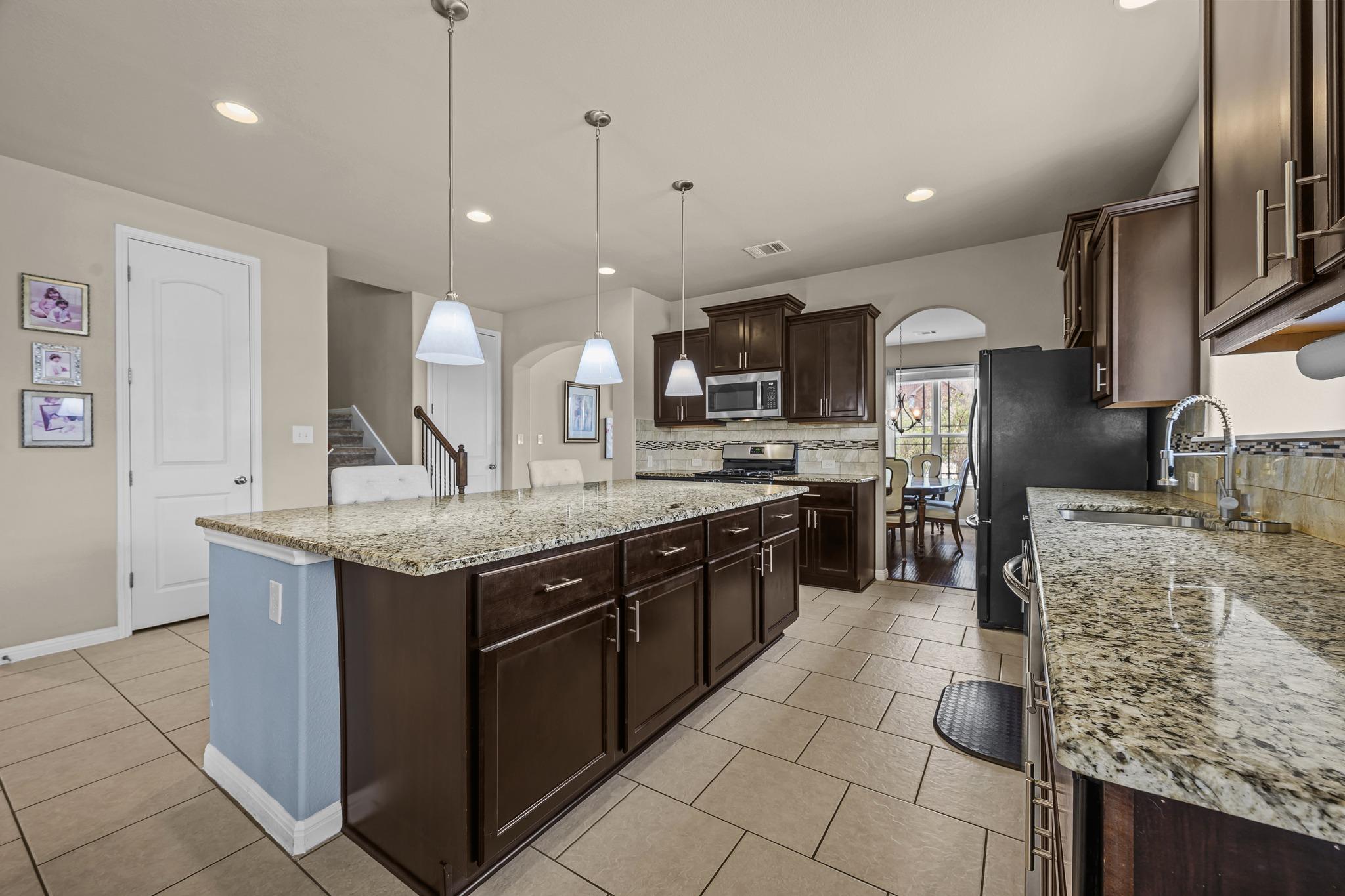 4100 Godwit DR, Pflugerville, TX 78660 photo 3
