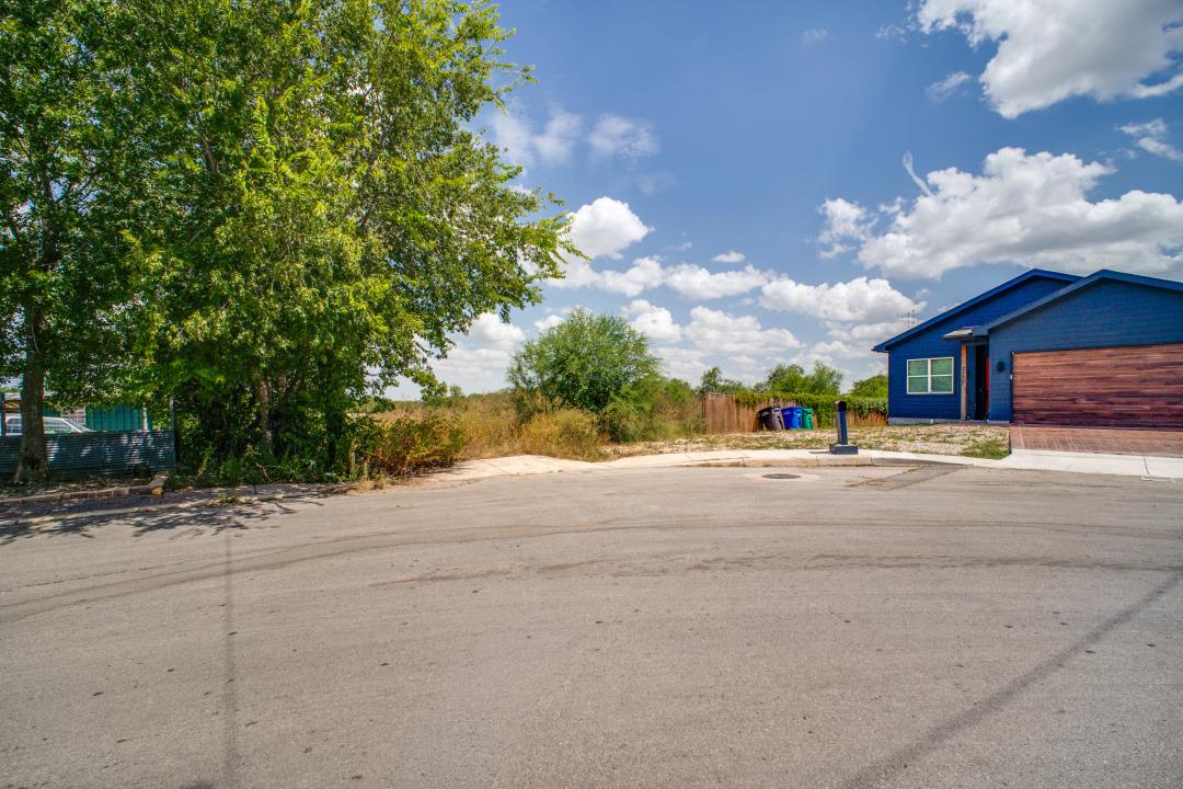 226 Beethoven ST, San Antonio, TX 78210 photo 2