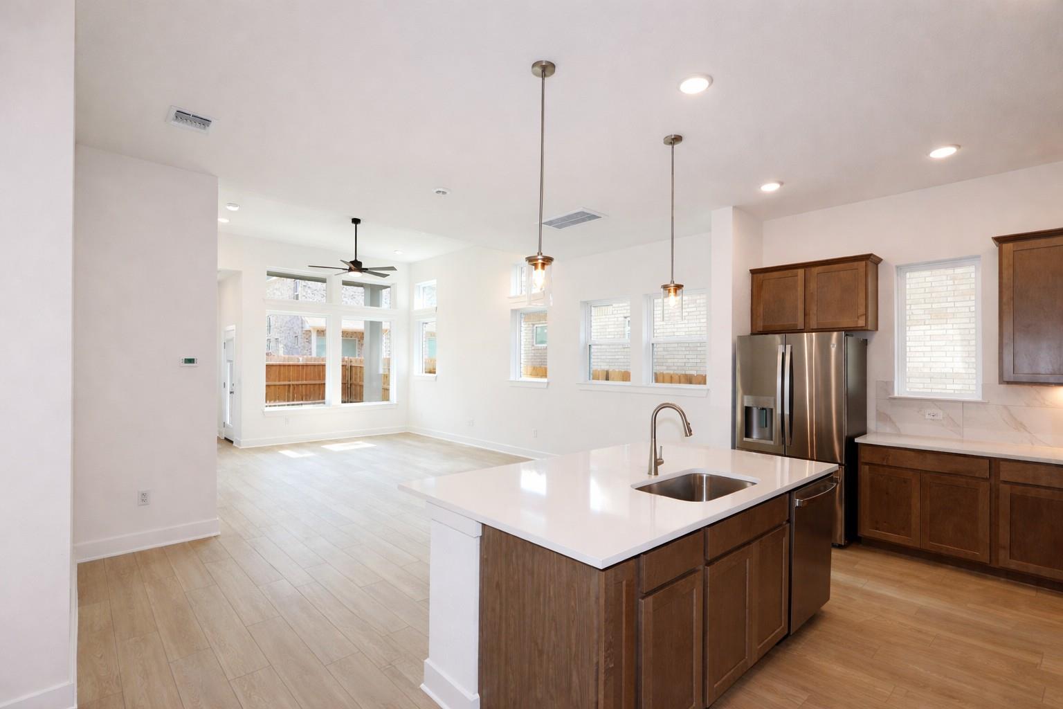 908 Prominence WAY, Leander, TX 78641 photo 4