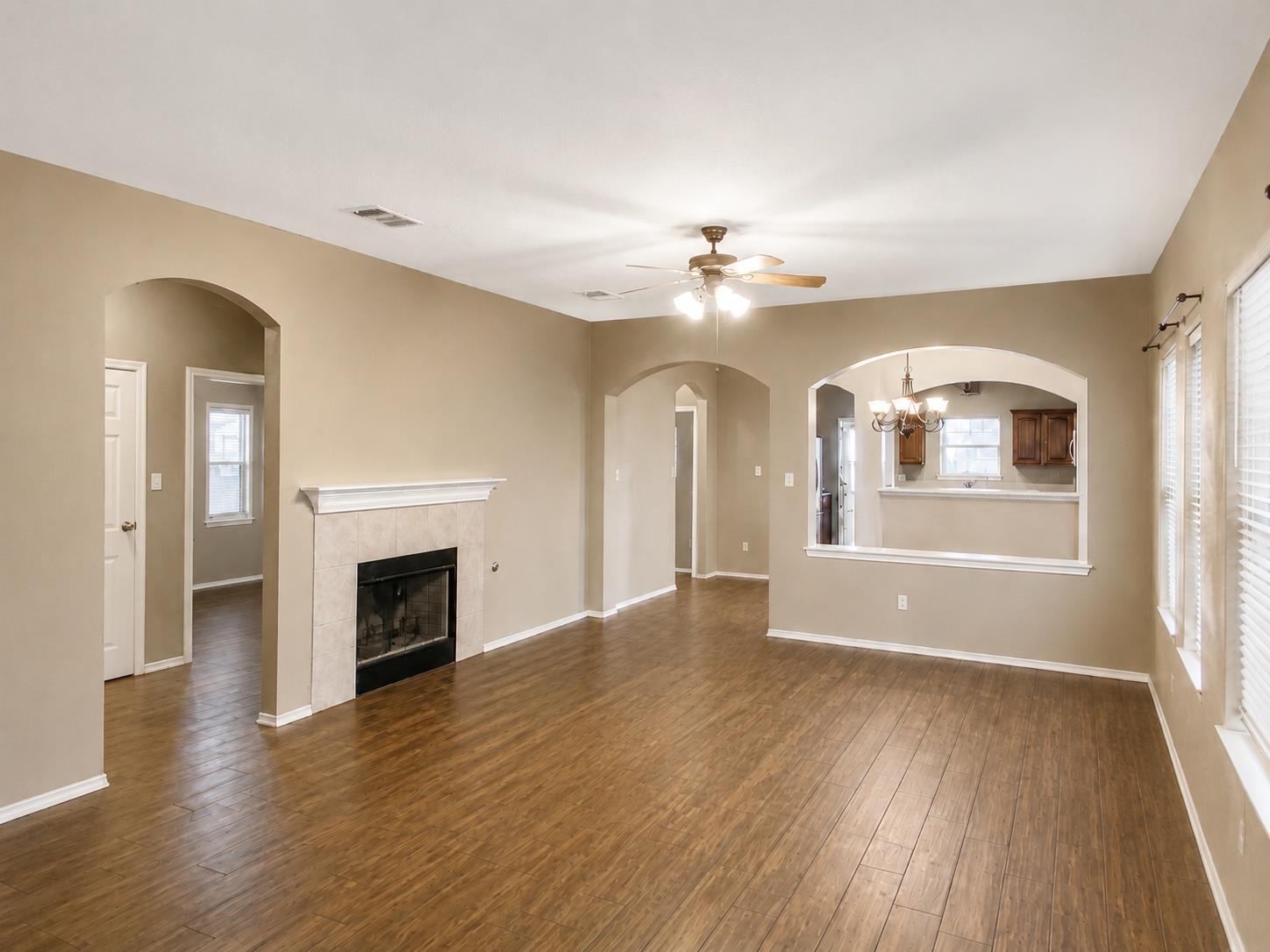 305 Dark Horse LN, Buda, TX 78610 photo 2