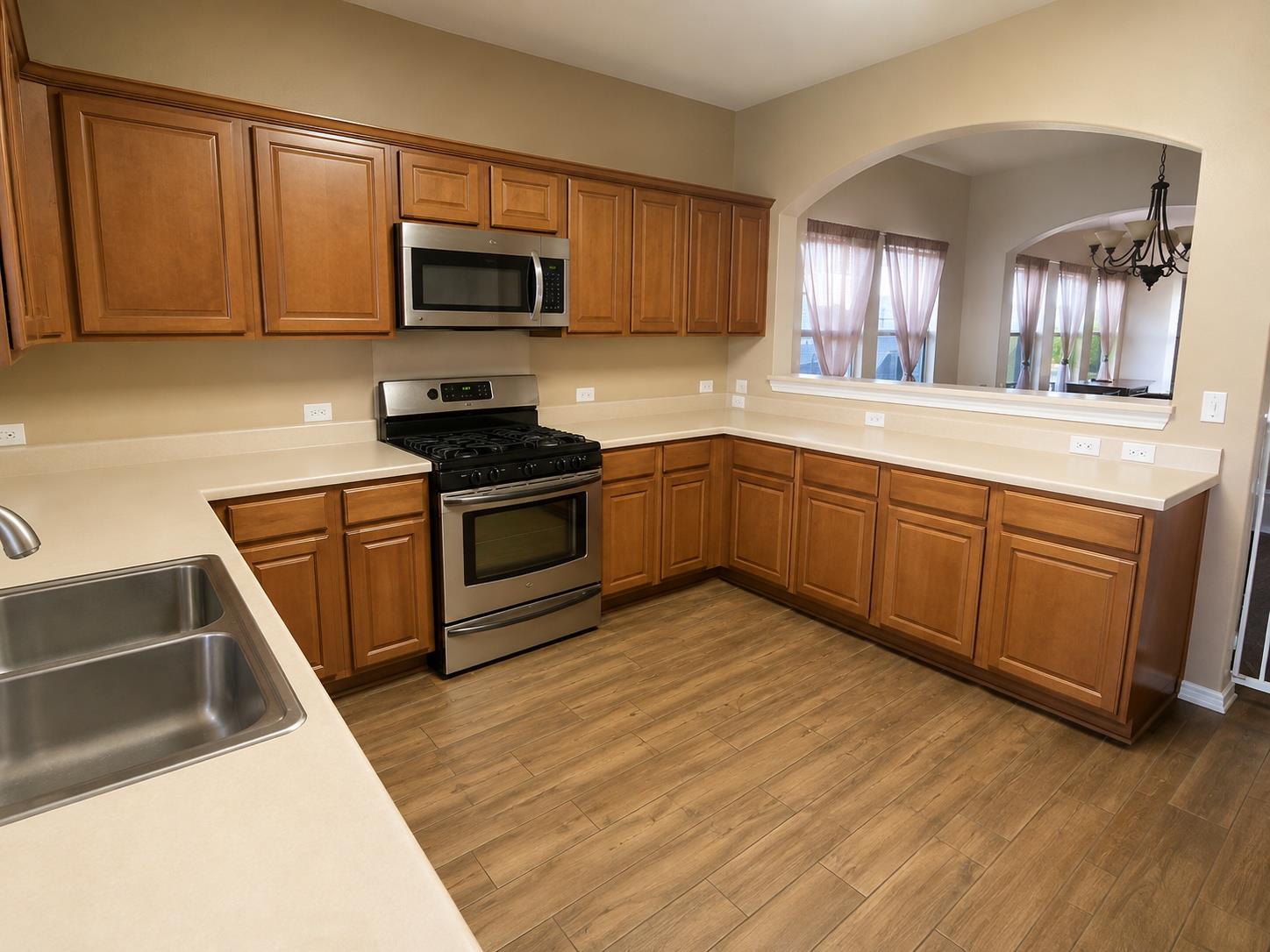 305 Dark Horse LN, Buda, TX 78610 photo 3