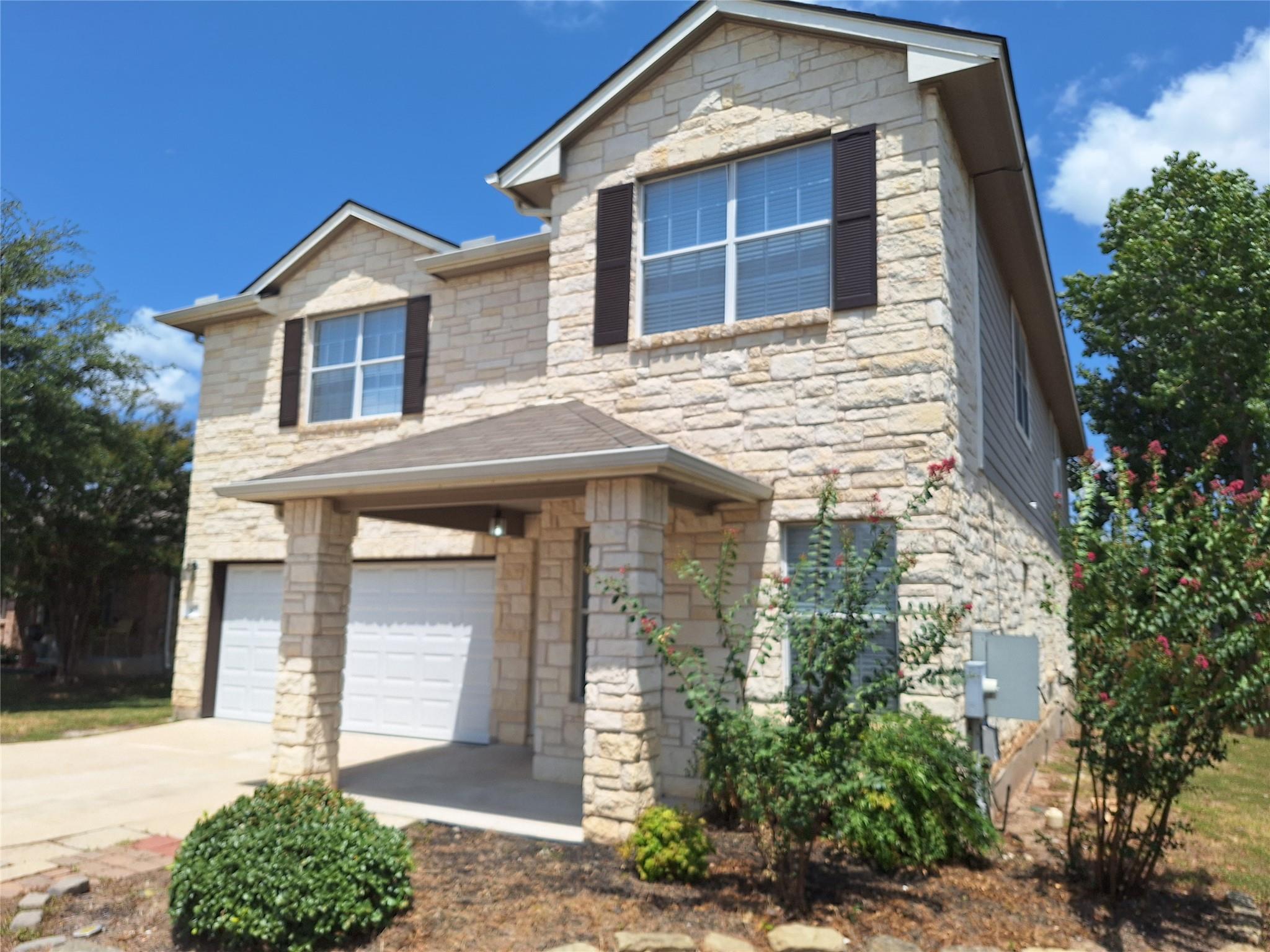 407 South ST, Leander, TX 78641 photo 2